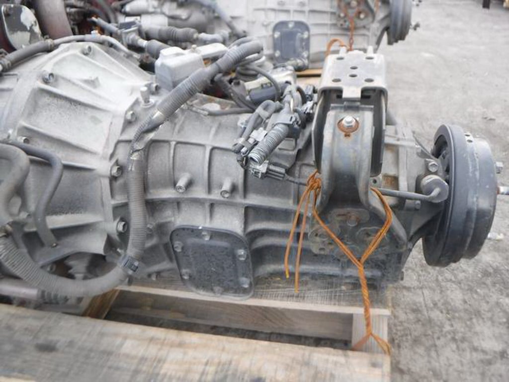 ขายเครื่อง HINO K13C 6 สูบ 370 แรงม้า พร้อมเกียร์ อินเตอร์คูลเลอร์ ใบคุม ไม่มีกล่อง เก่านอก โทร. 084-542-4150