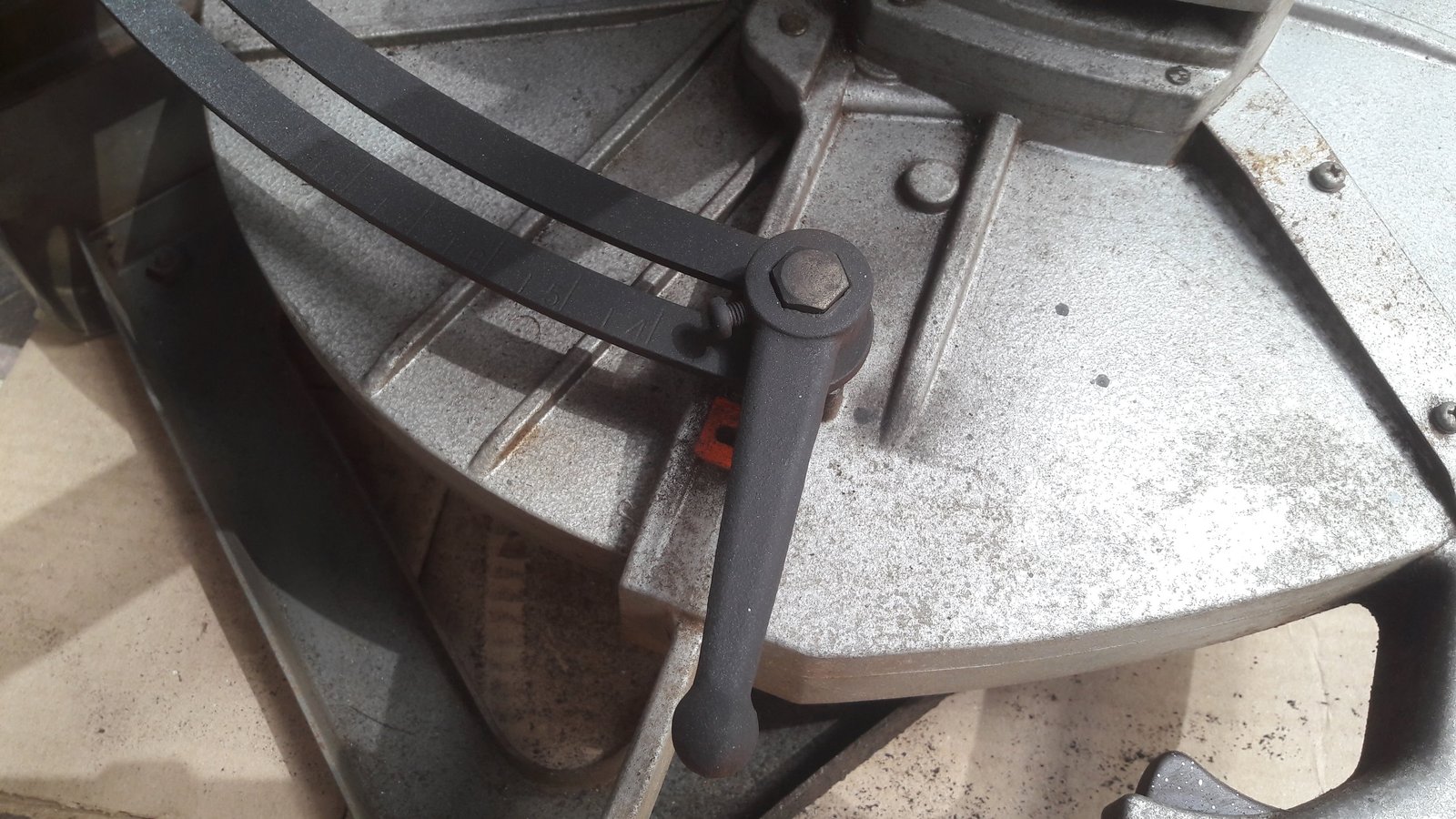เลื้อยวงเดือน MAKITA 15 นิ้ว มือ2 จากญี่ปุ่น ระบบไฟจากญี่ปุ่น ขายตามสภาพ 12,000 บาท โทร. 084-542-415