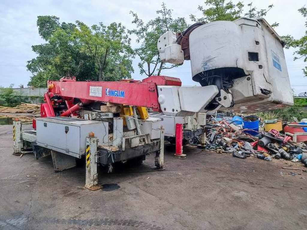 ขาย กระเช้า KANGLIM 3 ปลอก สูง 14.5 เมตร พร้อมปั๊มHYD เก่านอก 195,000 บ. โทร.084-542-4150