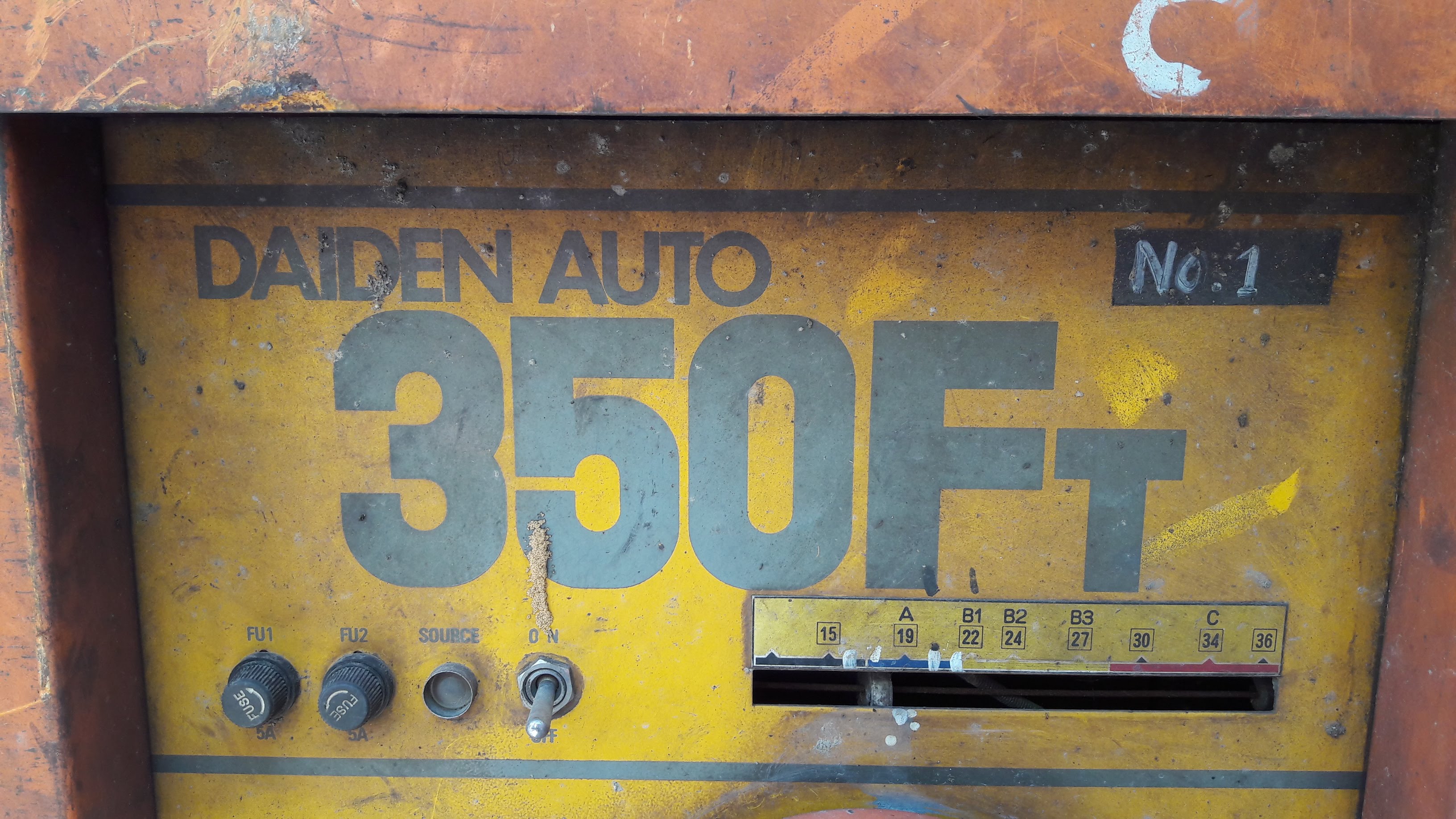 ขายตู้เชื่อม DAIDEN AUTO 350 FT CO2 3 เฟส 200 v เก่าญี่ปุ่น 8,000 บ โทร.084-542-4150