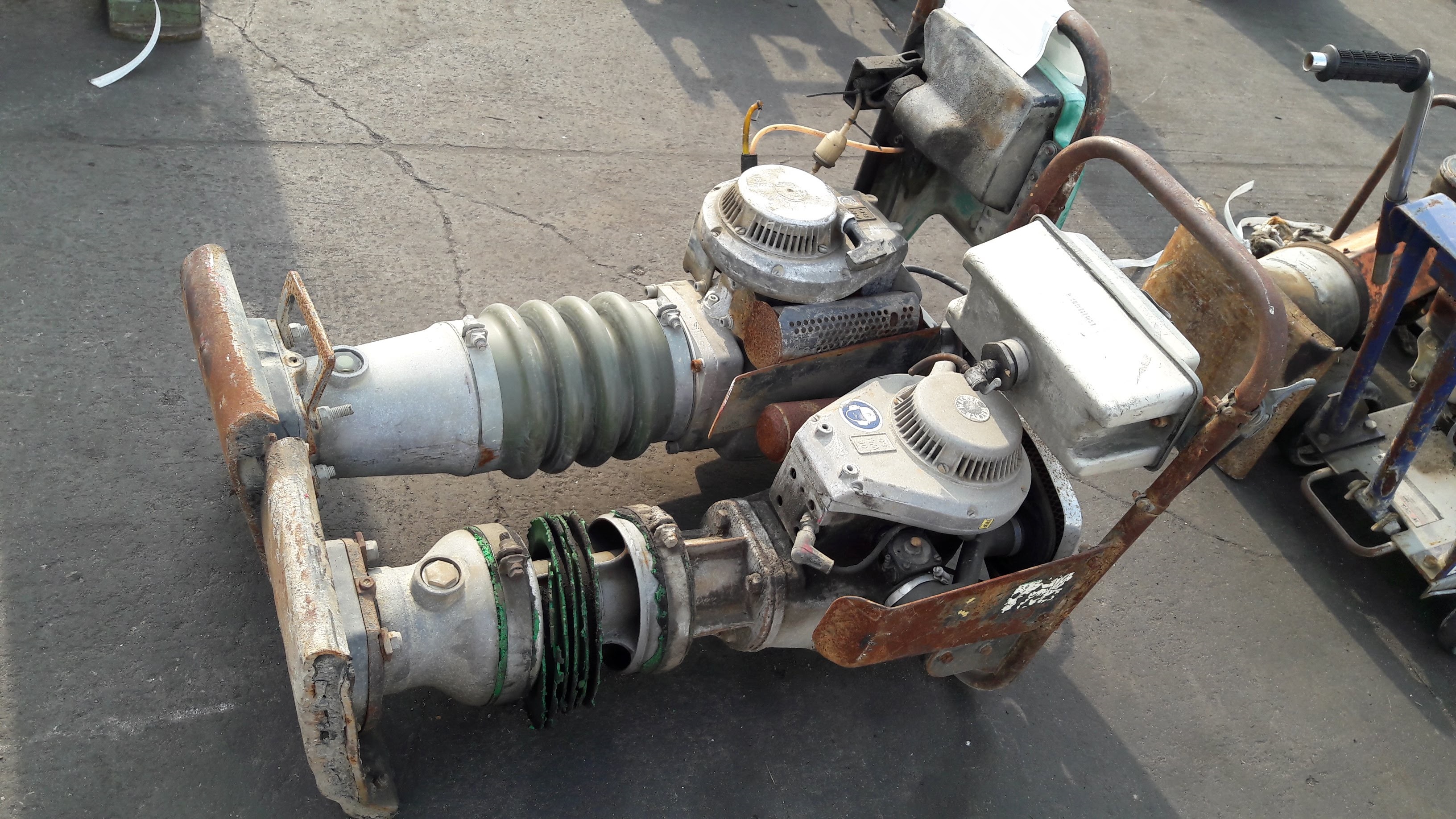 ขายเครื่องตบดินแบบกระโดด WACKER BS60-2 เก่านอก ราคา15,000 บ กับ 9,000 บ โทร. 084-542-4150