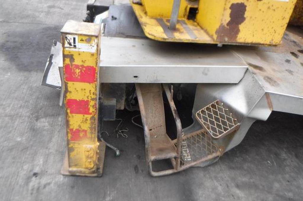 ขายกระเช้าติดรถบรรทุก SOOSAN 16 เมตร 3 ปลอก เก่านอก 220,000 บ. โทร.084-542-4150 ขายกระเช้าติดรถบรรทุก SOOSAN 16 เมตร 3 ปลอก เก่านอก 220,000 บ. โทร.084-542-4150
