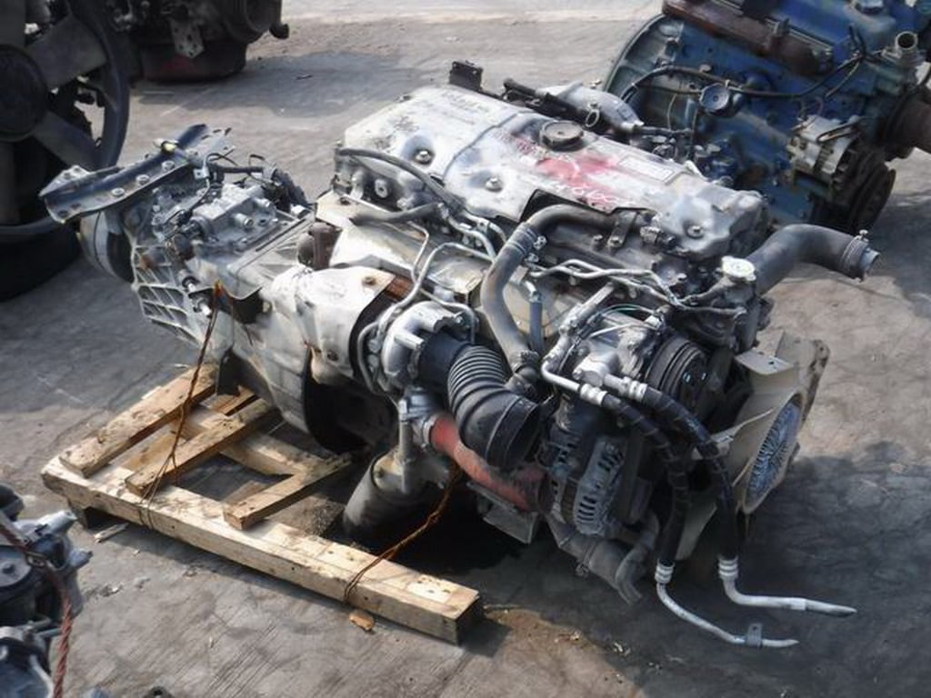 ขาย เครื่อง MITSUBISHI 4M50 4 สูบ 150 แรงม้า พร้อมเกียร์ ไม่มีกล่อง โทร. 084-542-4150