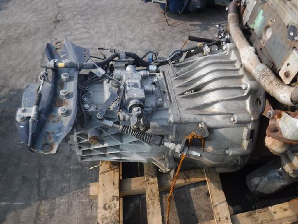 ขาย เครื่อง MITSUBISHI 4M50 4 สูบ 150 แรงม้า พร้อมเกียร์ ไม่มีกล่อง โทร. 084-542-4150