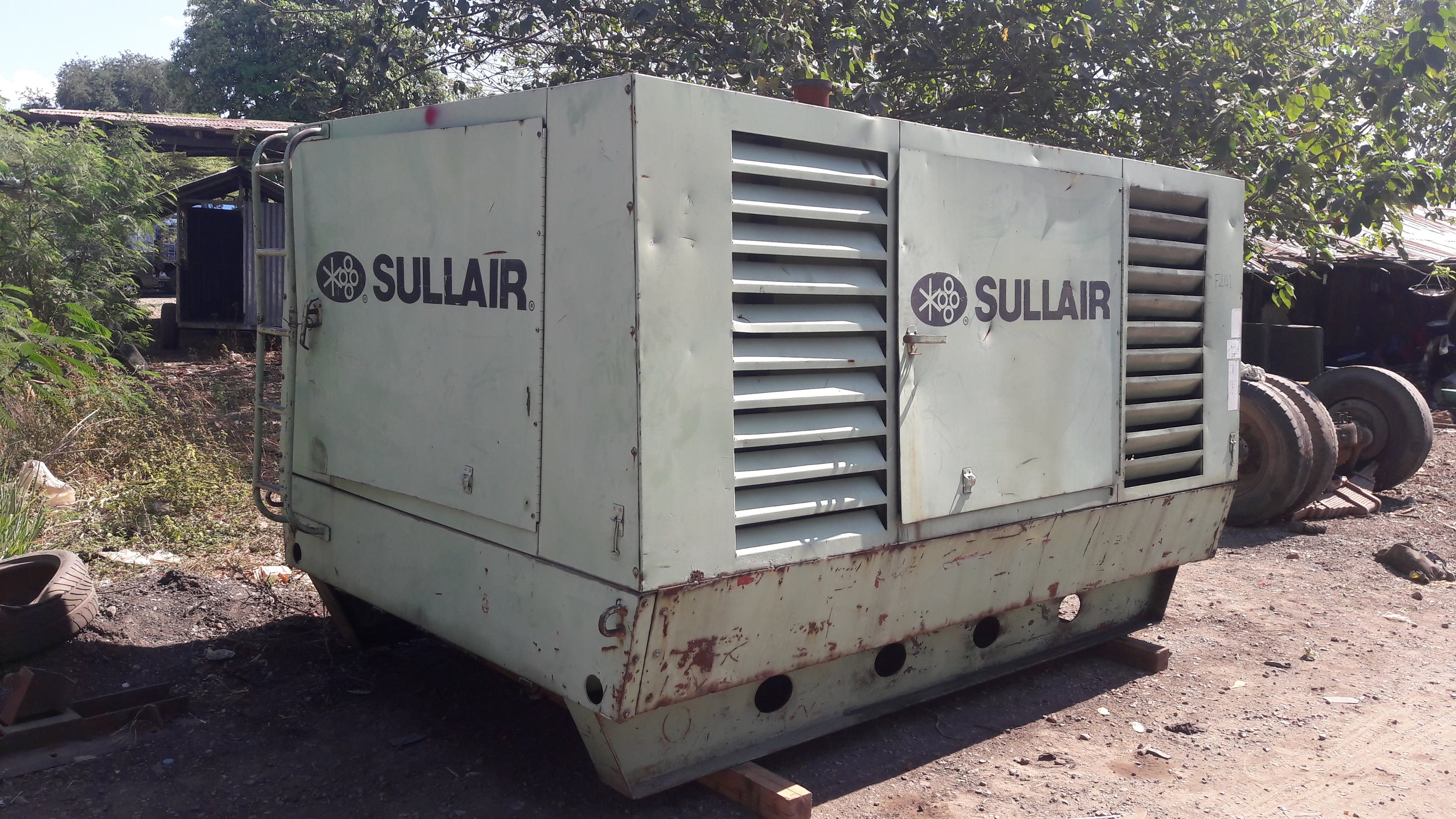 ขายปั้มลม SULLAIR รุ่น 900 ลม 10.5 บาร์ 900 cfm 150PSI เครื่อง CAT 3306T ปั้มลมสกรูสภาพสวย นำเข้าจาก