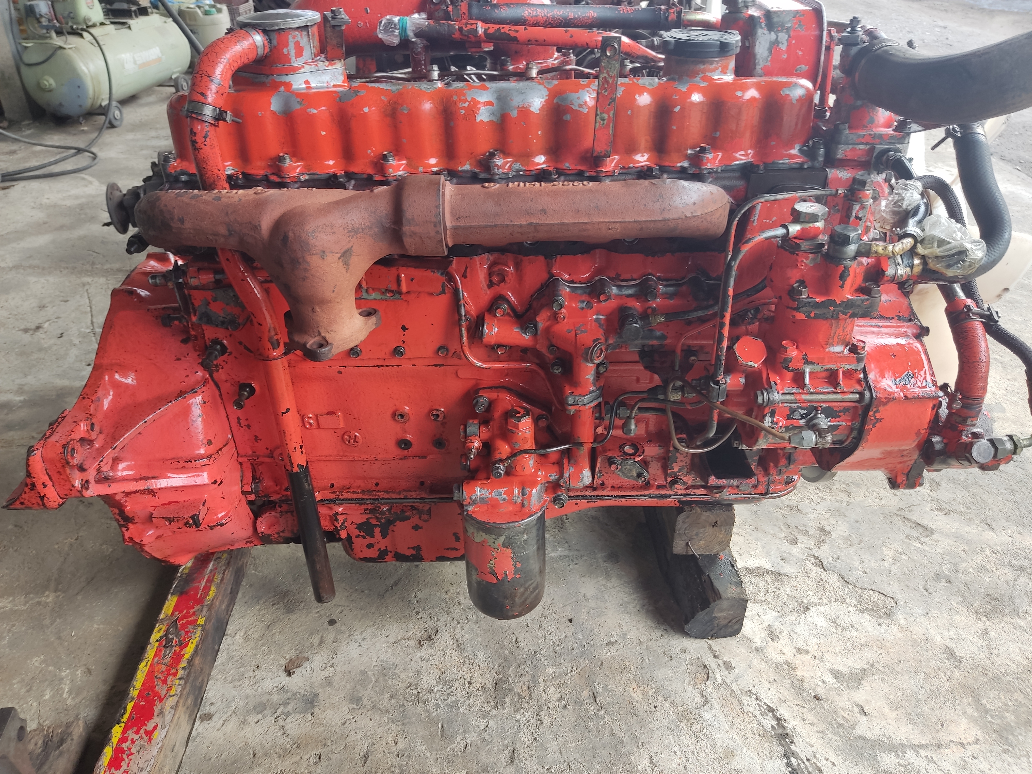 เครื่อง HiNO Eh-700 ปั๊มลม 165 แรง เครื่อง HiNO Eh-700 ปั๊มลม 165 แรง