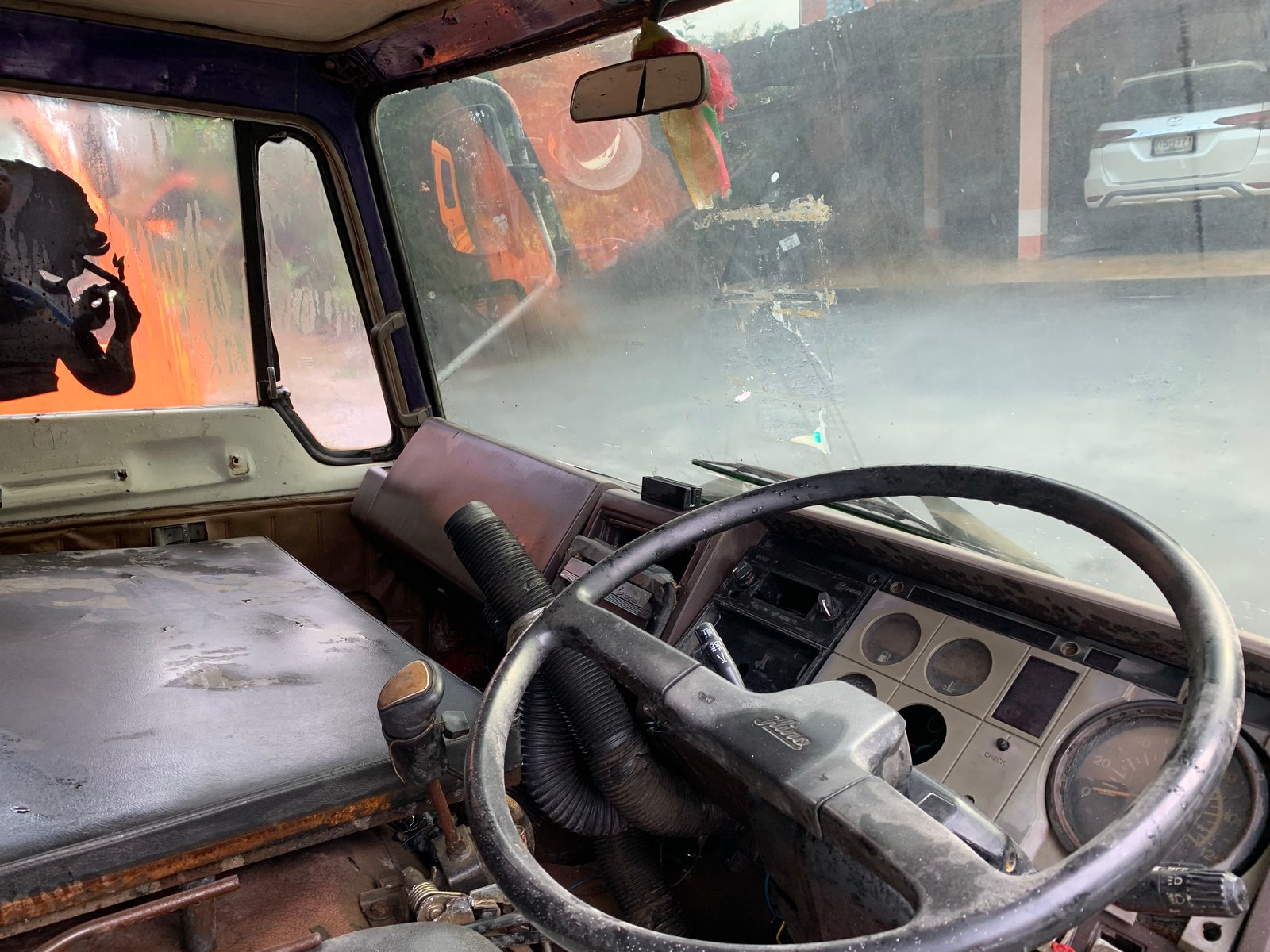 ขายหัวสิบล้อ HINO sumo 227 มีขาดีดหน้า-ขาค้ำหลัง คันเกียร์+สายเกียร์ กันชน พร้อมใช้ ขายหัวสิบล้อ HINO sumo 227 มีขาดีดหน้า-ขาค้ำหลัง คันเกียร์+สายเกียร์ กันชน พร้อมใช้