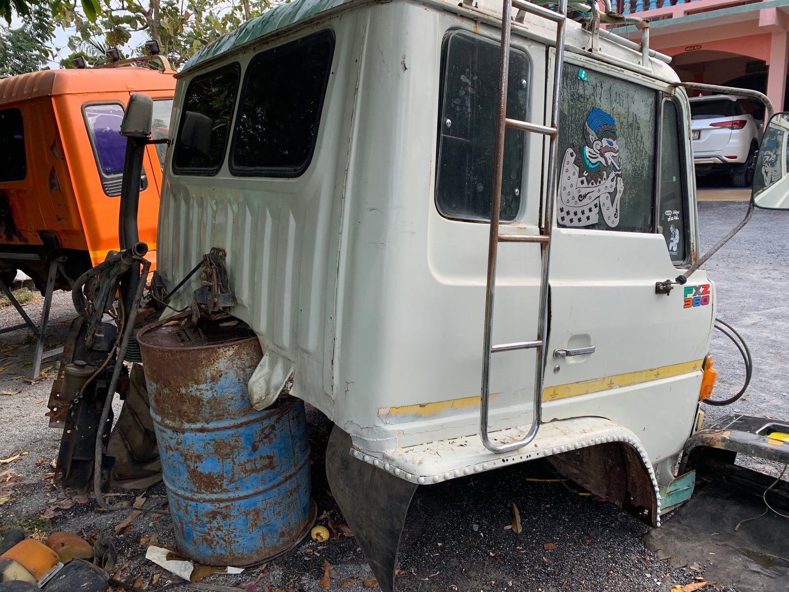 ขายหัวสิบล้อ HINO sumo 227 มีขาดีดหน้า-ขาค้ำหลัง คันเกียร์+สายเกียร์ กันชน พร้อมใช้ ขายหัวสิบล้อ HINO sumo 227 มีขาดีดหน้า-ขาค้ำหลัง คันเกียร์+สายเกียร์ กันชน พร้อมใช้