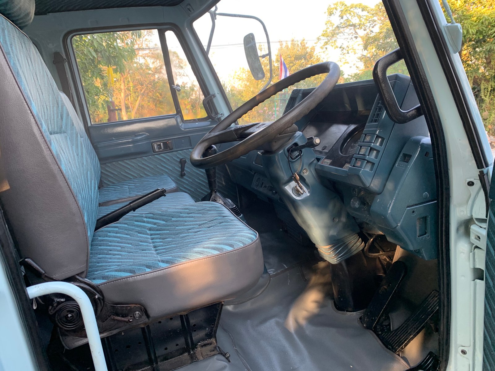 ขายหัวสิบล้อ Isuzu ร็อคกี้ อุปกรณ์ครบ พร้อมใช้