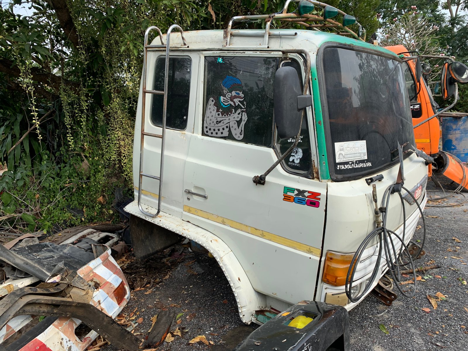 ขายหัวสิบล้อ HINO sumo 227 มีขาดีดหน้า-ขาค้ำหลัง คันเกียร์+สายเกียร์ กันชน พร้อมใช้ ขายหัวสิบล้อ HINO sumo 227 มีขาดีดหน้า-ขาค้ำหลัง คันเกียร์+สายเกียร์ กันชน พร้อมใช้