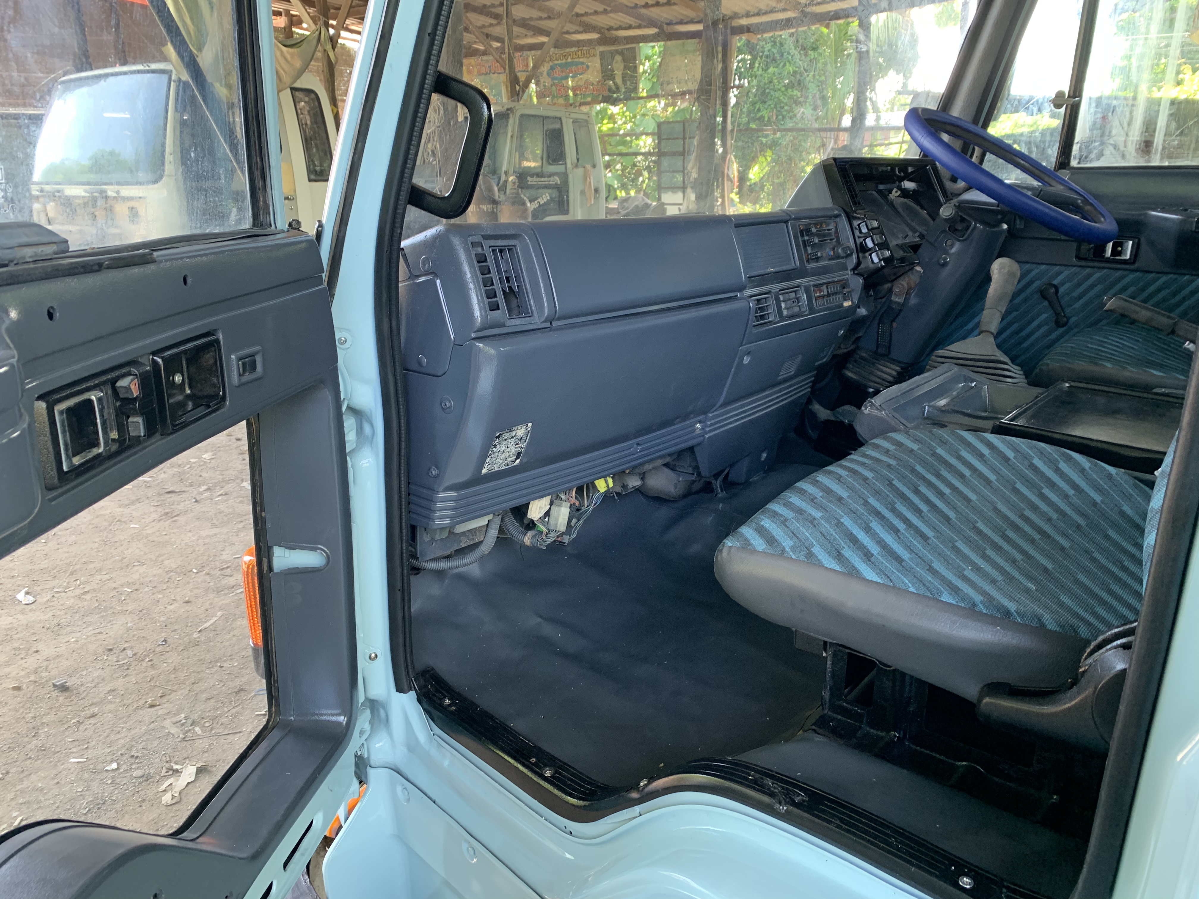 ขายหัวเก๋งสิบล้อ ISUZU รอคกี้ ตาหวาน พร้อมใช้ ขายหัวเก๋งสิบล้อ ISUZU รอคกี้ ตาหวาน พร้อมใช้