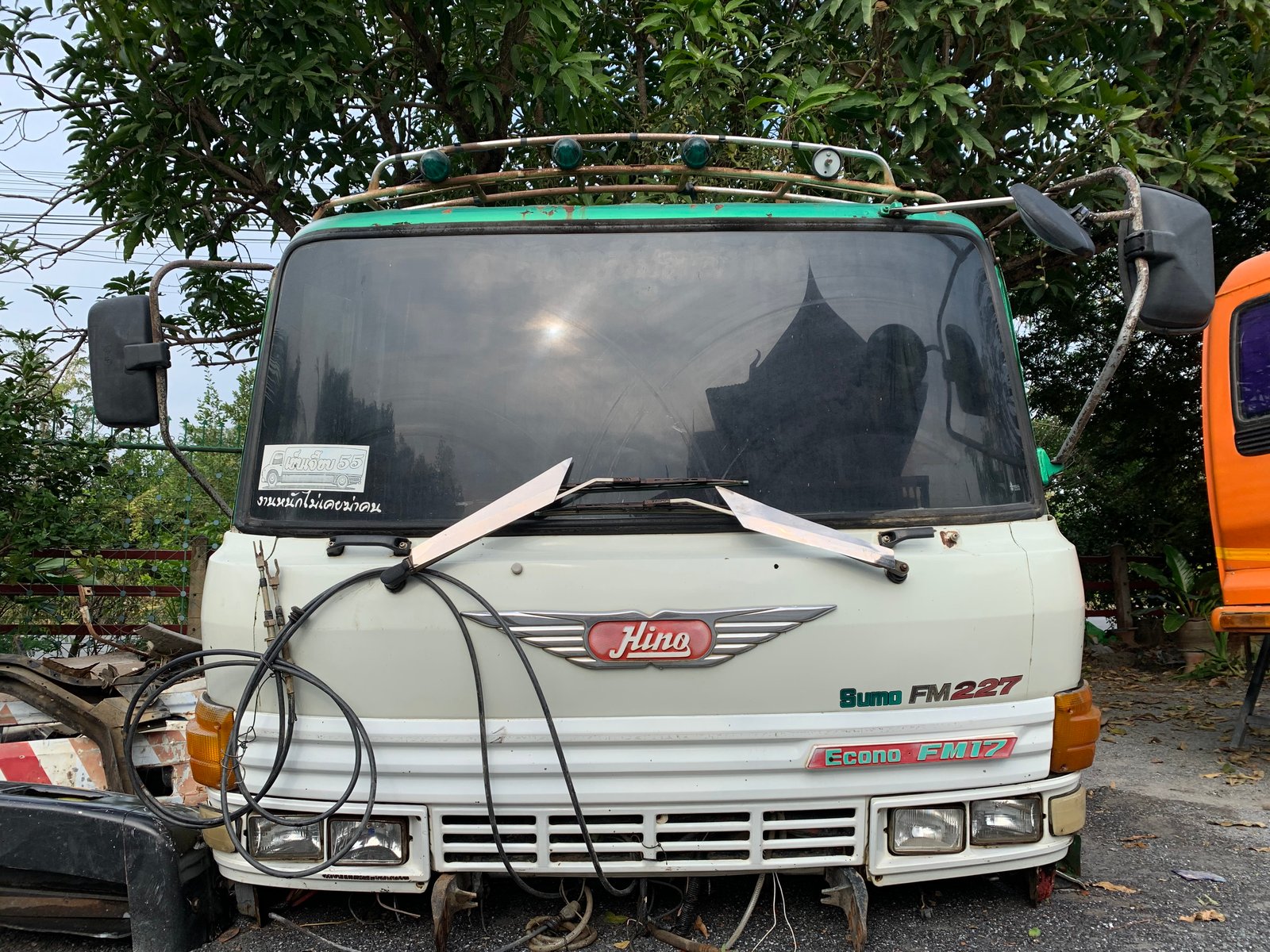 ขายหัวสิบล้อ HINO sumo 227 มีขาดีดหน้า-ขาค้ำหลัง คันเกียร์+สายเกียร์ กันชน พร้อมใช้
