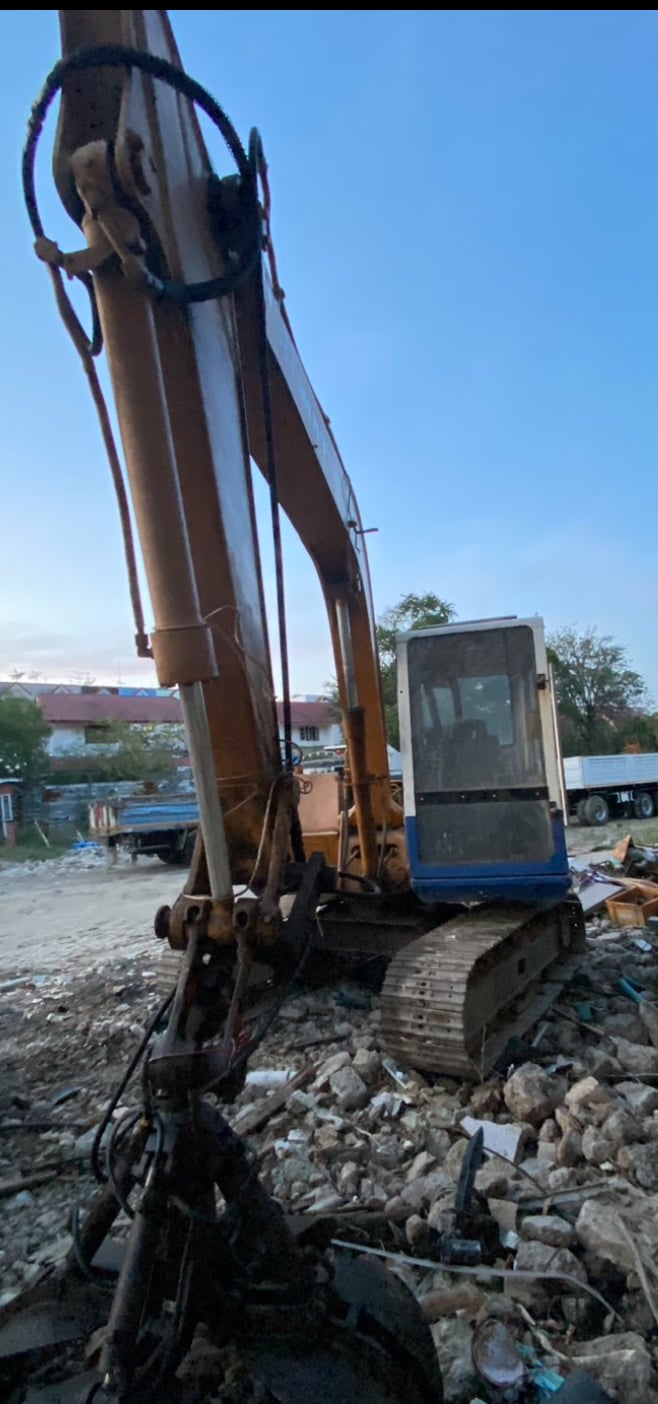 Komatsu Pc60-5 เครื่องดี ปั้มดี เอวดี แอร์มี
ราคา 230,000
โทร 081-7410515