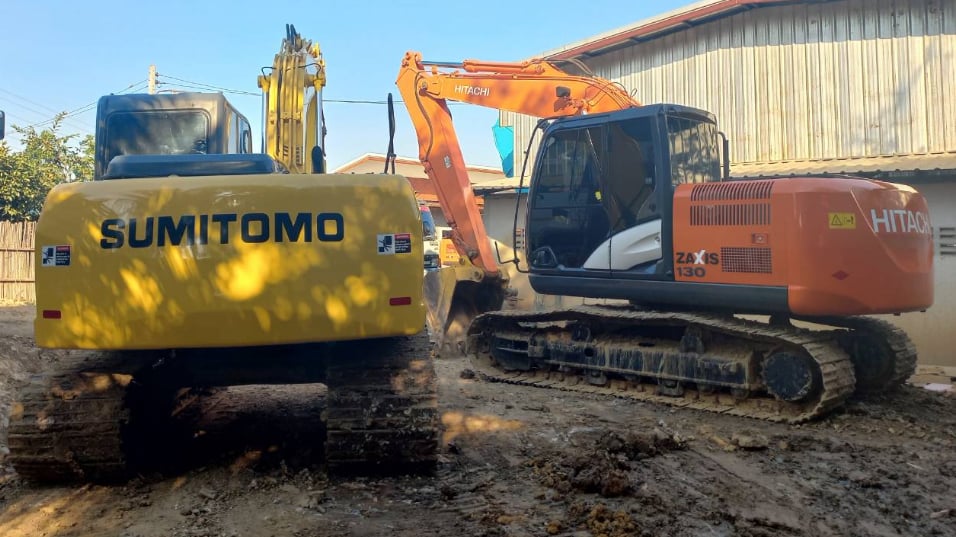 Sumitomo SH120-6 สภาพสวยเดิมๆ เต็มทุกระบบเหมือนใหม่ เอกสารใบอินวอยส์
ราคา 1,490,000
อ๋องรึอู๋ โทร 081-7410515