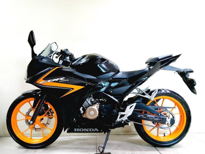 Honda CBR150R ABS ปี2022 ตัวท็อป สภาพเกรดA 2400 กม. เอกสารพร้อมโอน