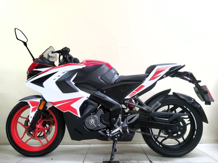 Bajaj Pulsar RS200 ABS ปี2022 โฉมใหม่ล่าสุด  สภาพเกรดA 2582 กม. เอกสารครบพร้อมโอน