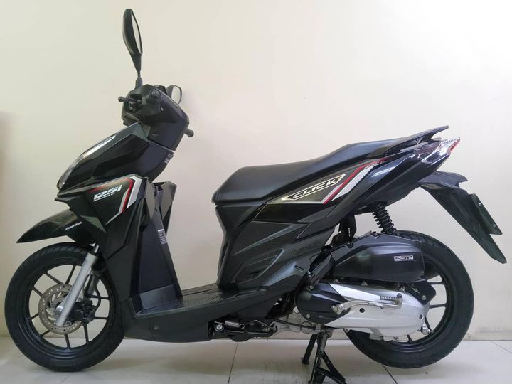 Honda Click125i LED idlingstop combibrake ตัวท็อป ปี2016  สภาพเกรดA 8975 กม. เอกสารครบพร้อมโอน