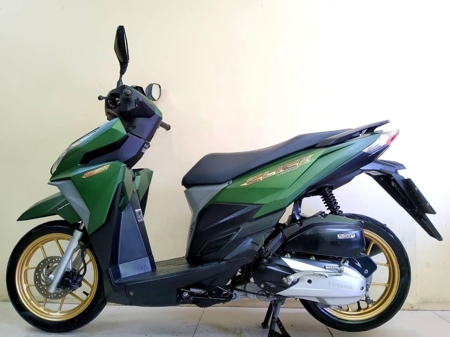 Honda Click125i LED idlingstop combibrake  ปี2018 ตัวท็อป สภาพเกรดA 6800 กม. เอกสารครบพร้อมโอน
