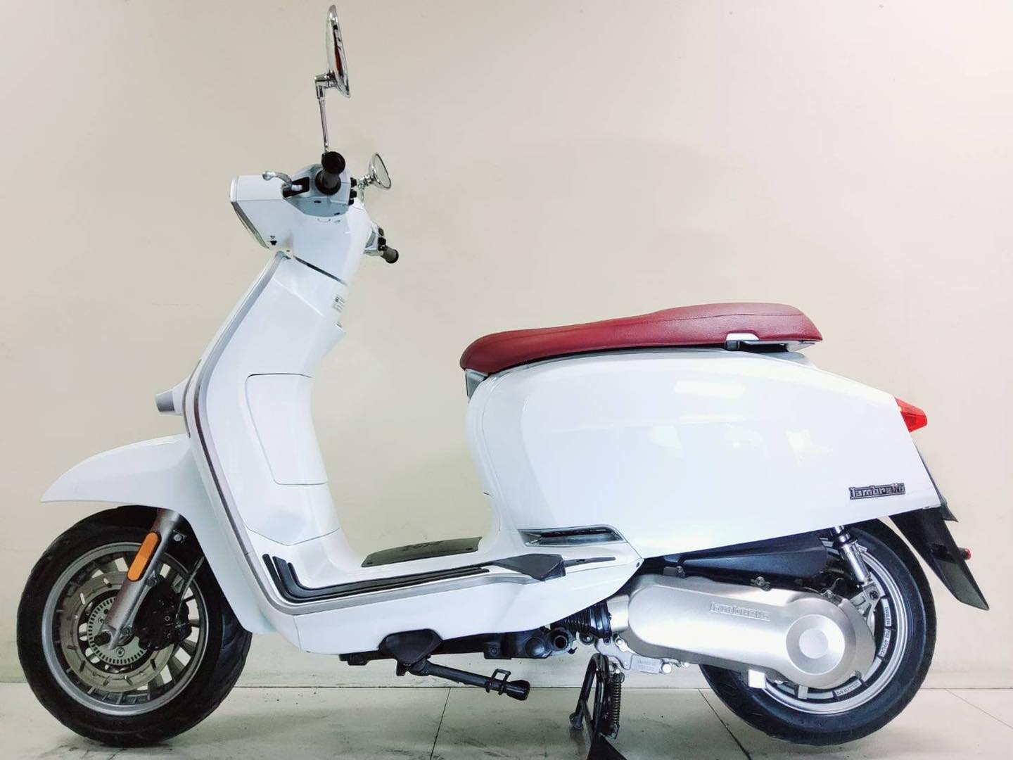 Lambretta V200  Special  ปี2022 โฉมใหม่ล่าสุด สภาพเกรดA 1675 กม.  เอกสารครบพร้อมโอน
