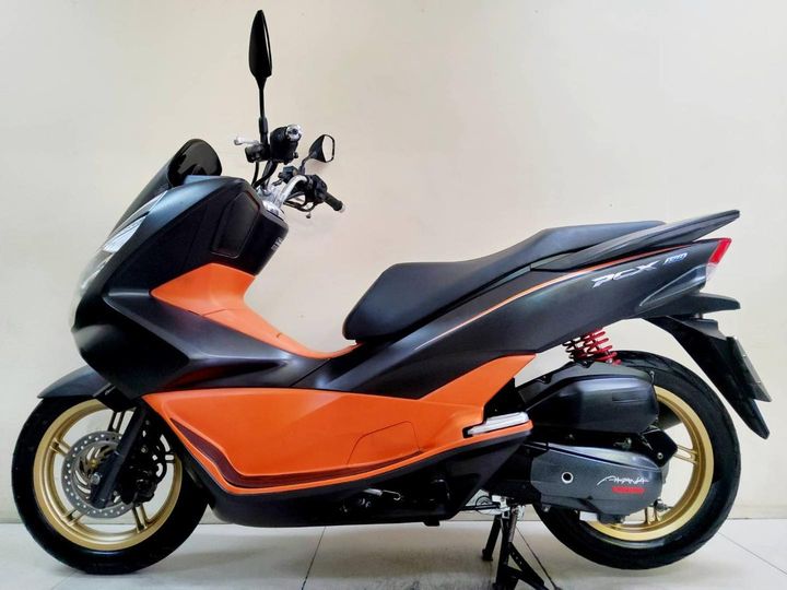 Honda PCX150i LED Remote keyless ปี2018  สภาพเกรดA 7675 กม. เอกสารครบพร้อมโอน