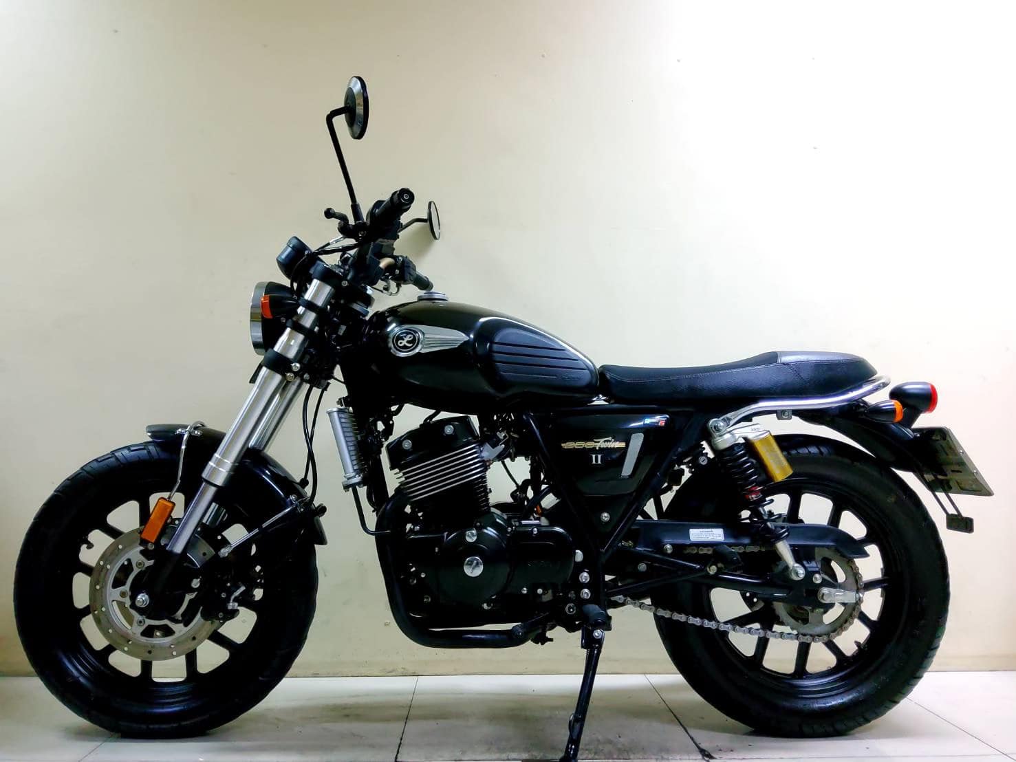 All NEW GPX Legend twin 250 ปี2022 โฉมใหม่ล่าสุด สภาพเกรดA 1899 กม. เอกสารครบพร้อมโอน