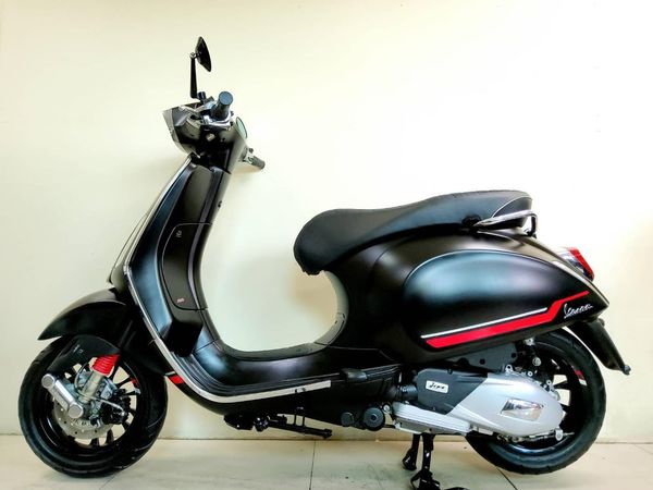 Vespa Sprint 150 i-get ABS ปี2022 สภาพเกรดA 2758 กม. เอกสารครบพร้อมโอน