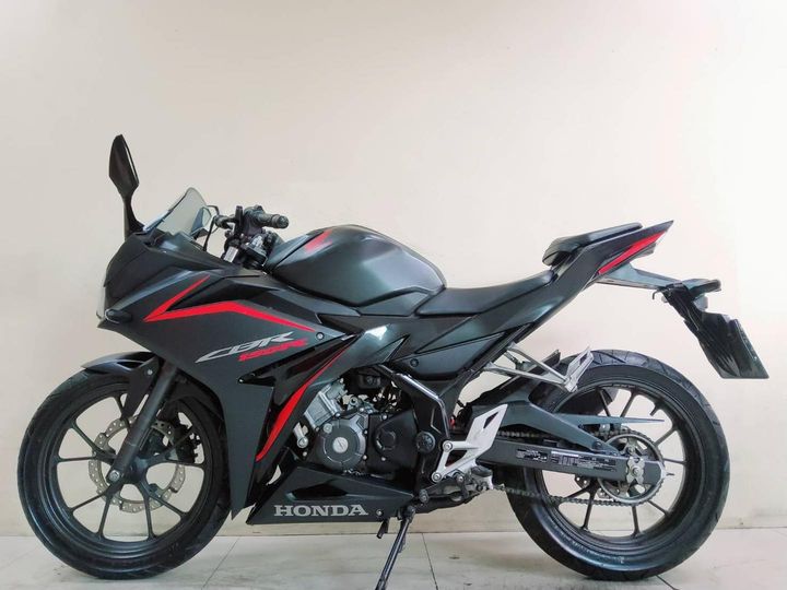 Honda CBR150R ปี2020 สภาพเกรดA 10401 กม. เอกสารครบพร้อมโอน