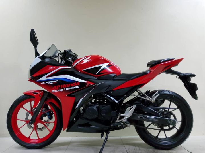 Honda CBR150R ABS AP Honda Racing ตัวท็อป โฉมใหม่ล่าสุด สภาพเกรดA 9351 กม. เอกสารครบพร้อมโอน
