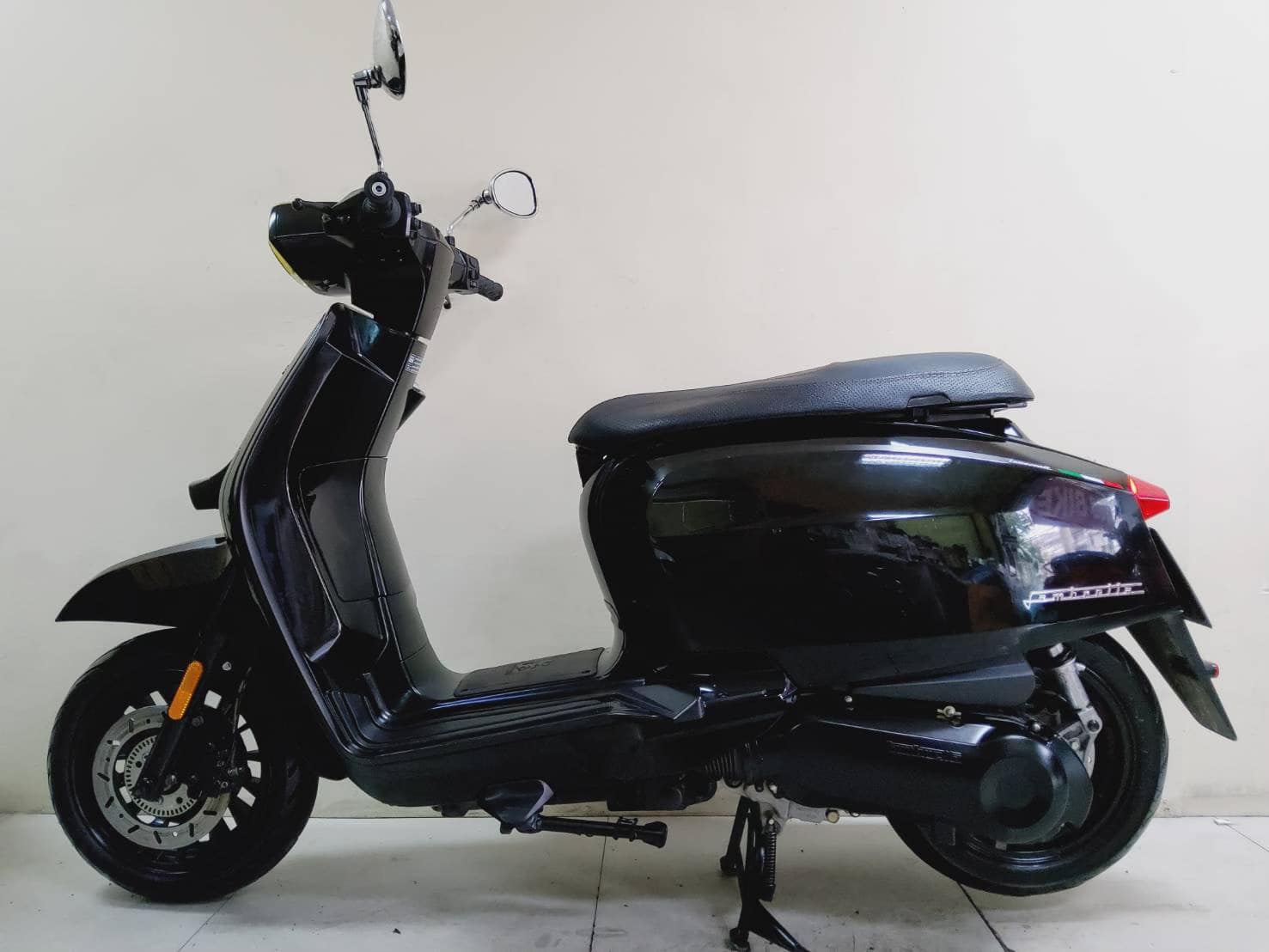 Lambretta V200  Special  ปี2022 โฉมใหม่ล่าสุด สภาพเกรดA 2144 กม.  เอกสารครบพร้อมโอน