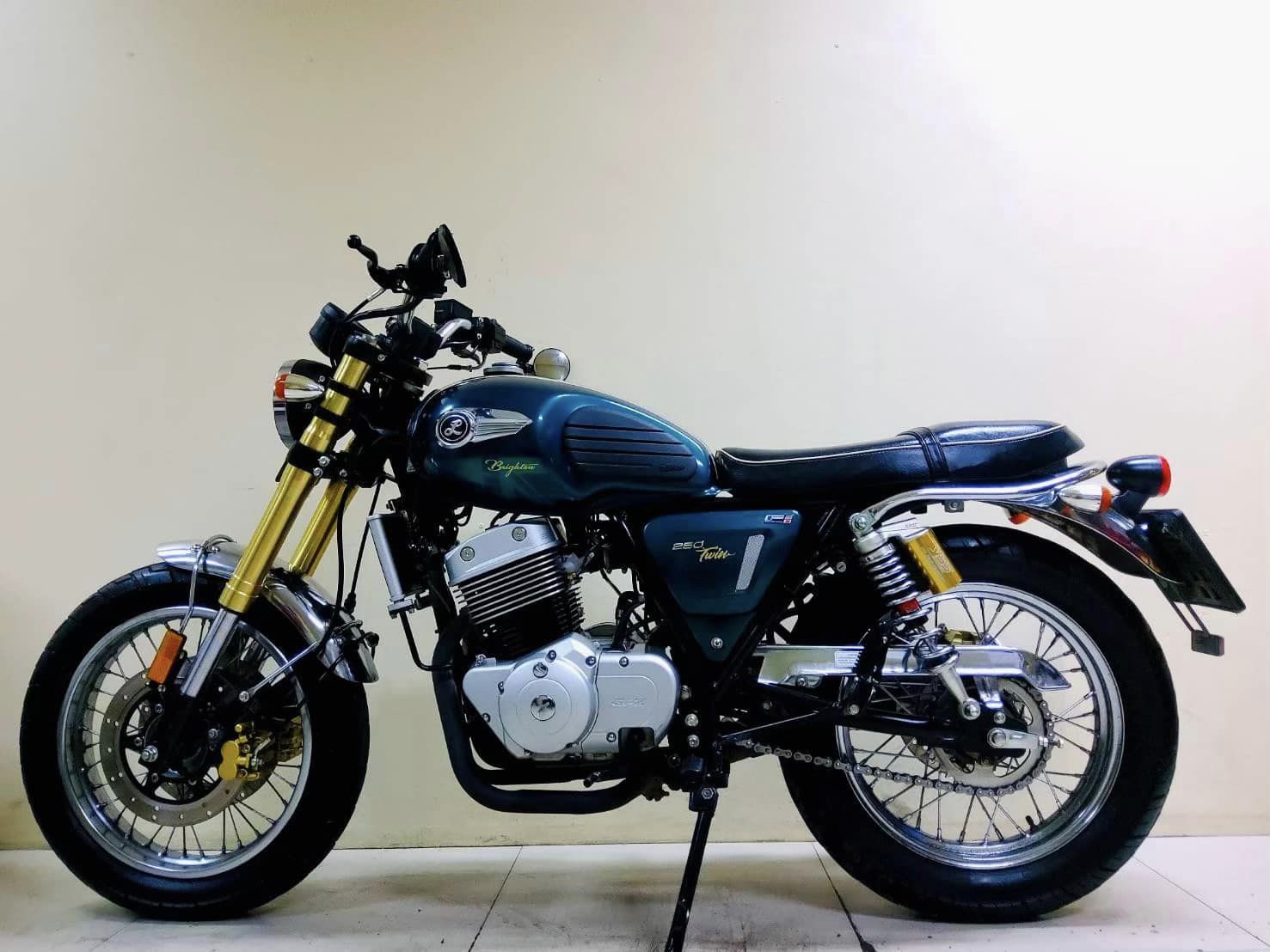 GPX Legend twin brighton 250 fi ปี2022 สภาพเกรดA 2518 กม. เอกสารครบพร้อมโอน