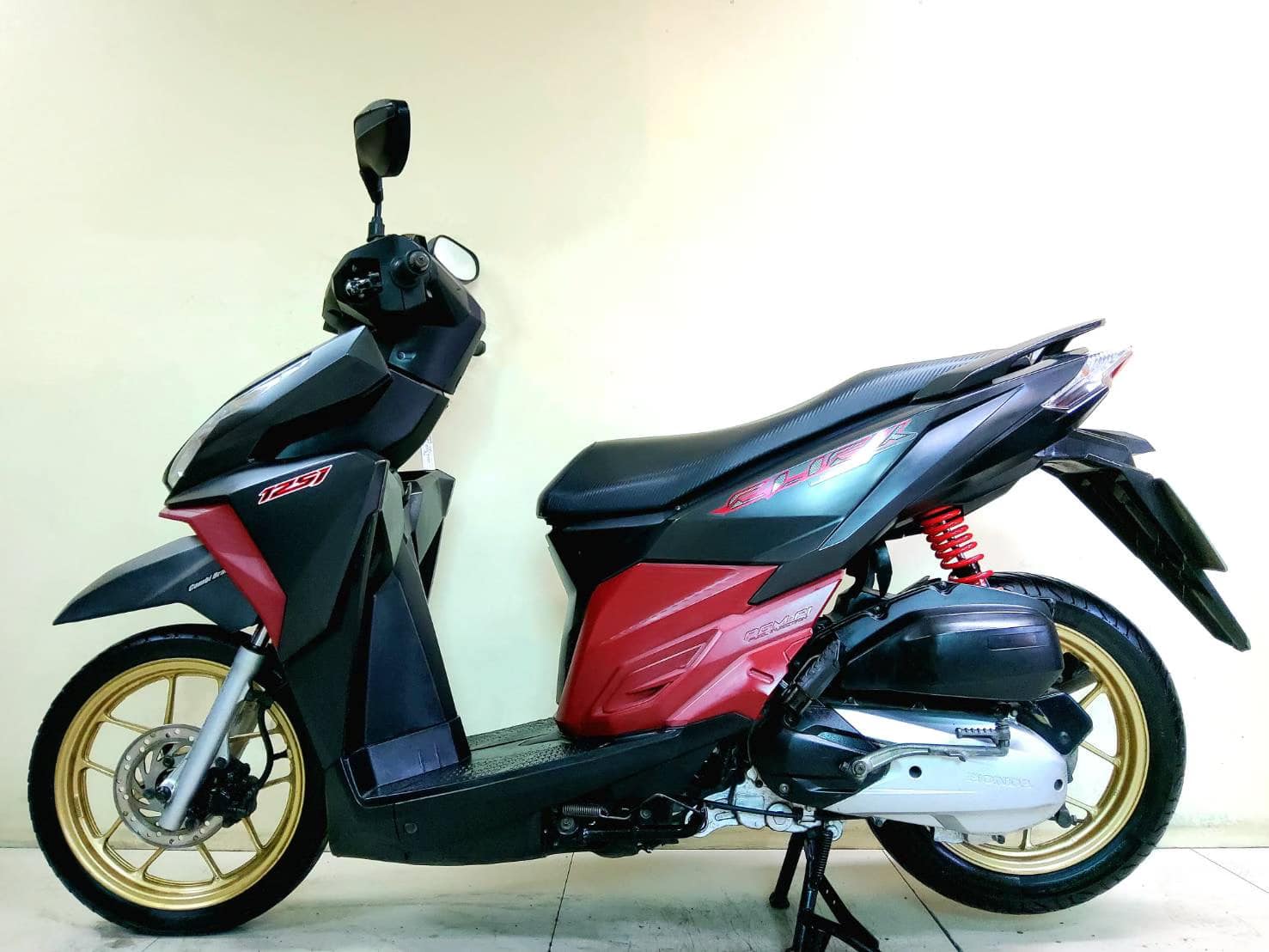 Honda Click125i LED idlingstop combibrake  ปี2018 ตัวท็อป สภาพเกรดA 7826 กม. เอกสารครบพร้อมโอน