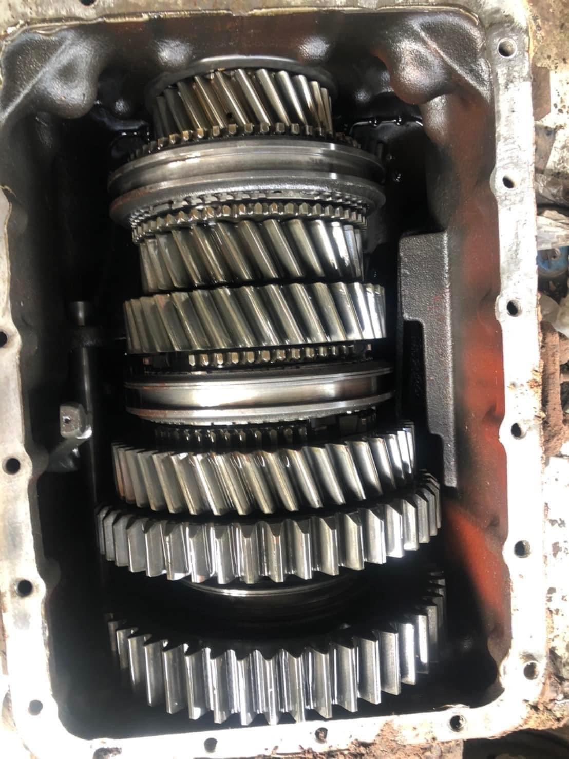 ขายเกียร์HINO 6เกียร์เดินหน้า 6รอบ ชนเครื่องEK100 ขายเกียร์HINO 6เกียร์เดินหน้า 6รอบ ชนเครื่องEK100