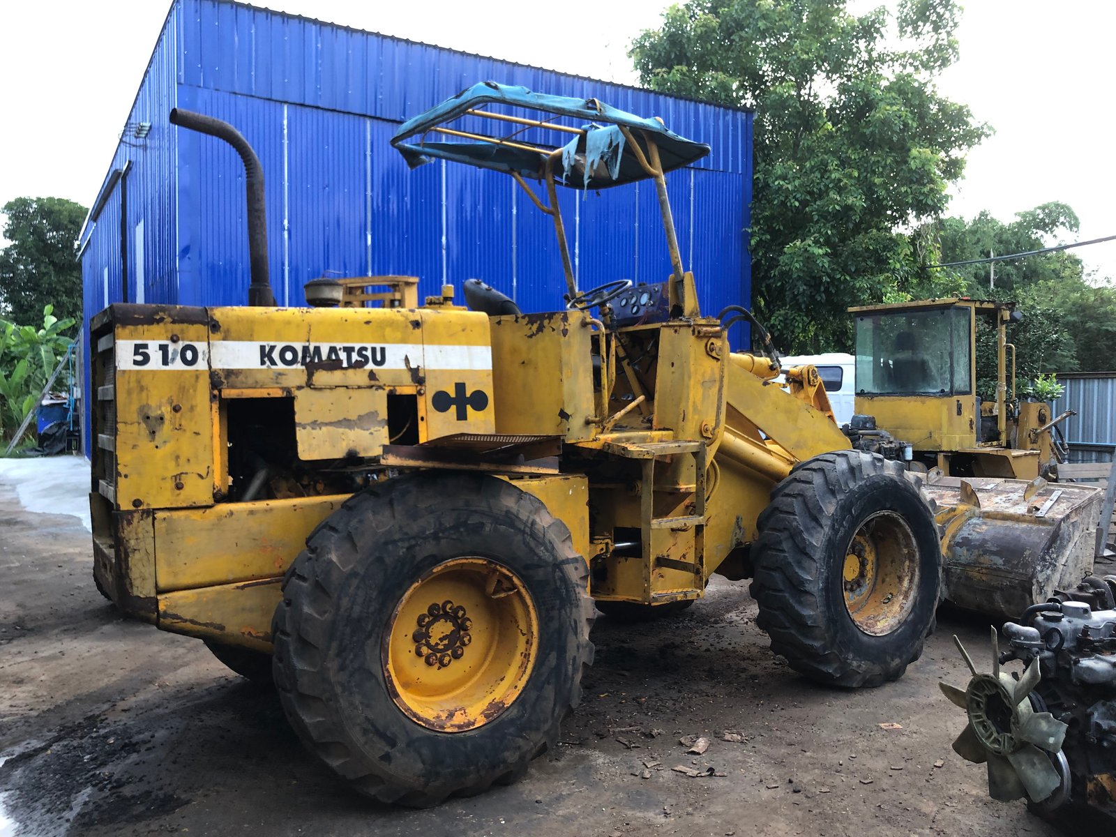 เข้าใหม่ รถตัก เอวอ่อน KOMATSU 510 เข้าใหม่ รถตัก เอวอ่อน KOMATSU 510
