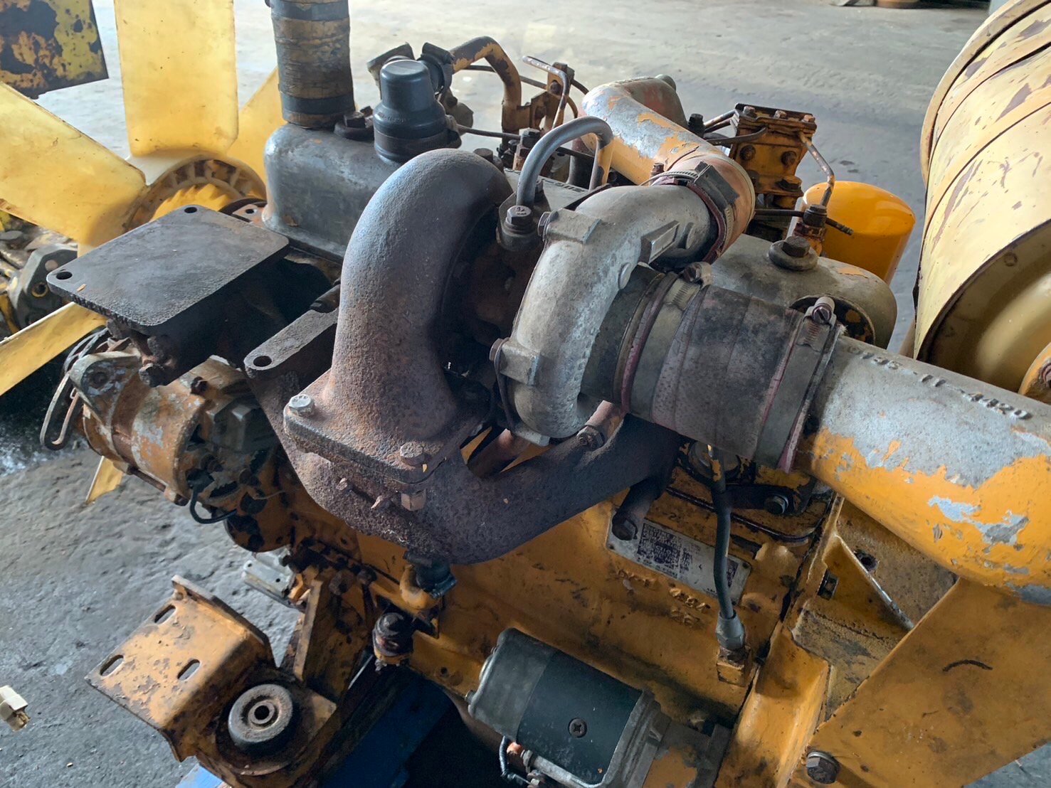 เครื่อง KOMATSU 4D105-2