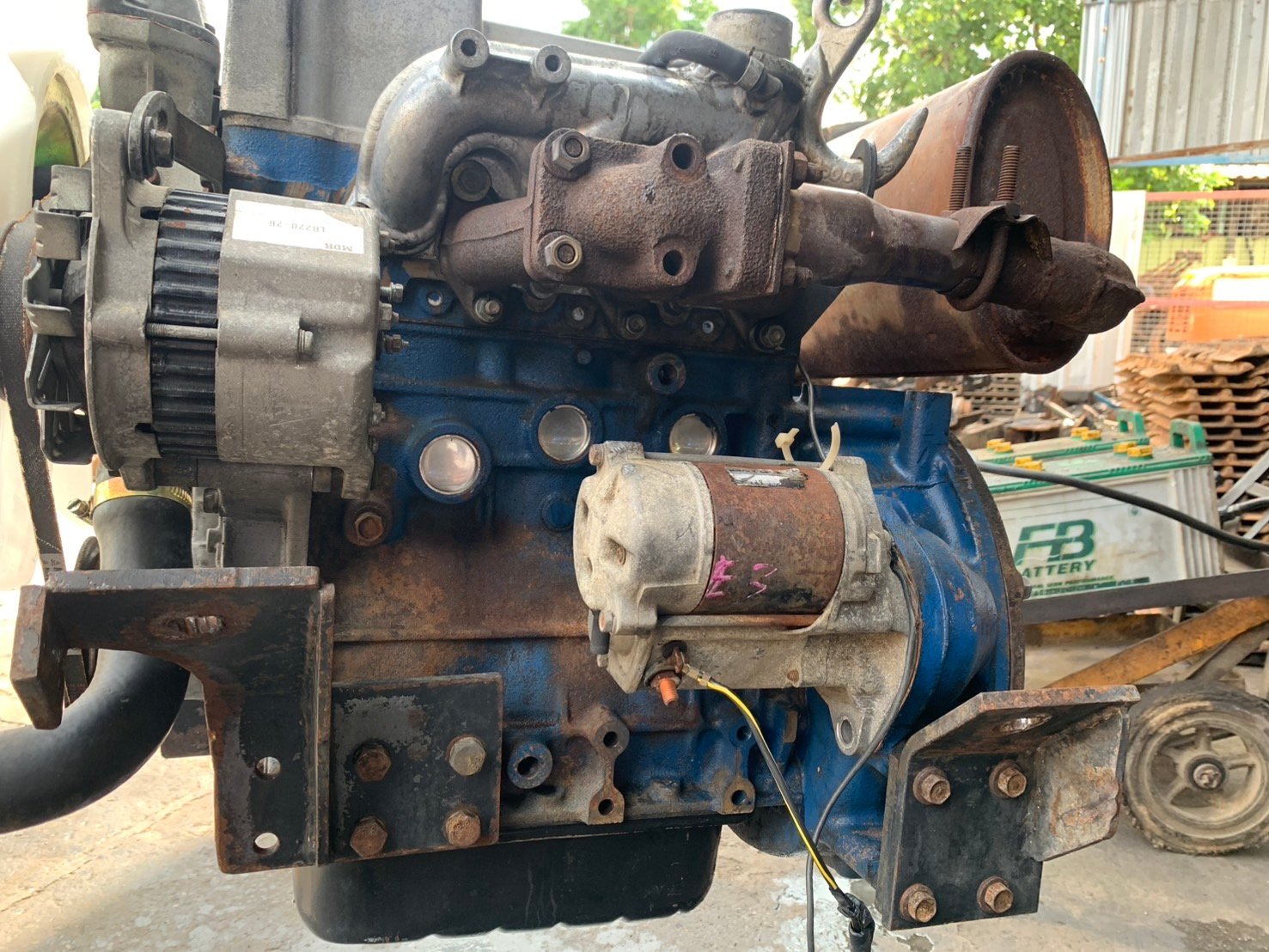 เครื่องISUZU 3KC-1 3สูบ ตัดจากแมคโคเล็ก