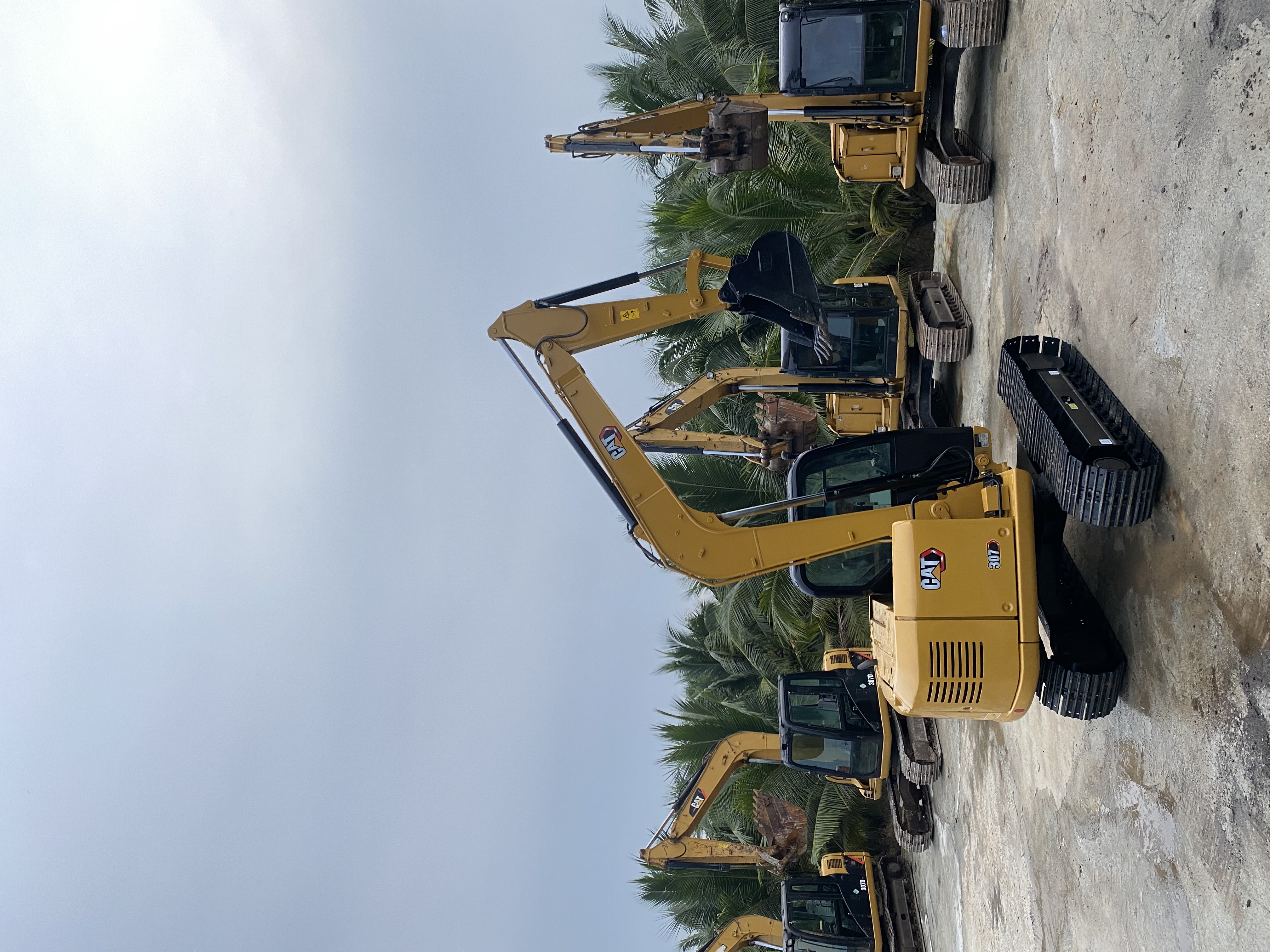 ขายรถขุดนำเข้าจากญี่ปุ่น CAT 307 E2 สภาพสวยมาก พร้อมใช้งาน ระบบสมบูรณ์ รถใหม่มาก สนใจสอบถามได้ที่ 089-2579650