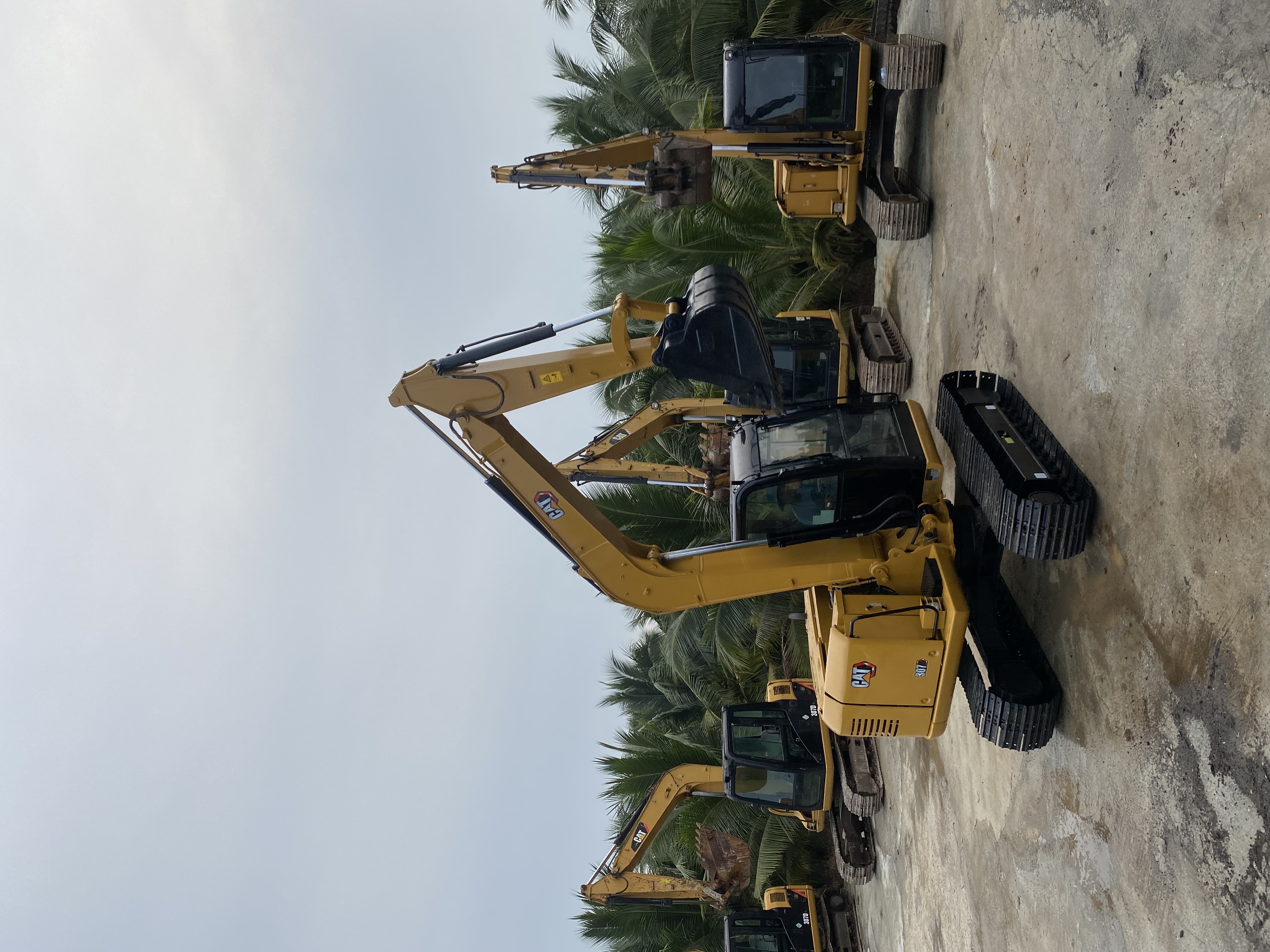 ขายรถขุดนำเข้าจากญี่ปุ่น CAT 307 E2 สภาพสวยมาก พร้อมใช้งาน ระบบสมบูรณ์ รถใหม่มาก สนใจสอบถามได้ที่ 089-2579650