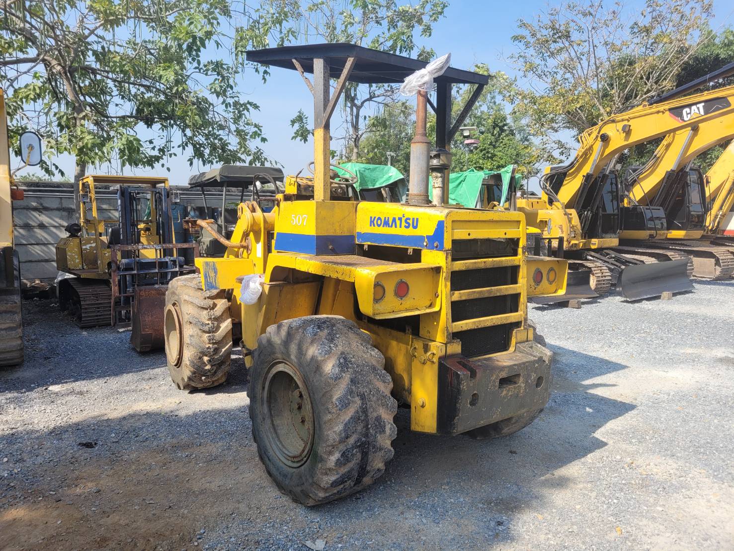 ขายเป็นอะไหล่ รถตักล้อยาง KOMATSU รุ่น 507 ขายเป็นอะไหล่ รถตักล้อยาง KOMATSU รุ่น 507