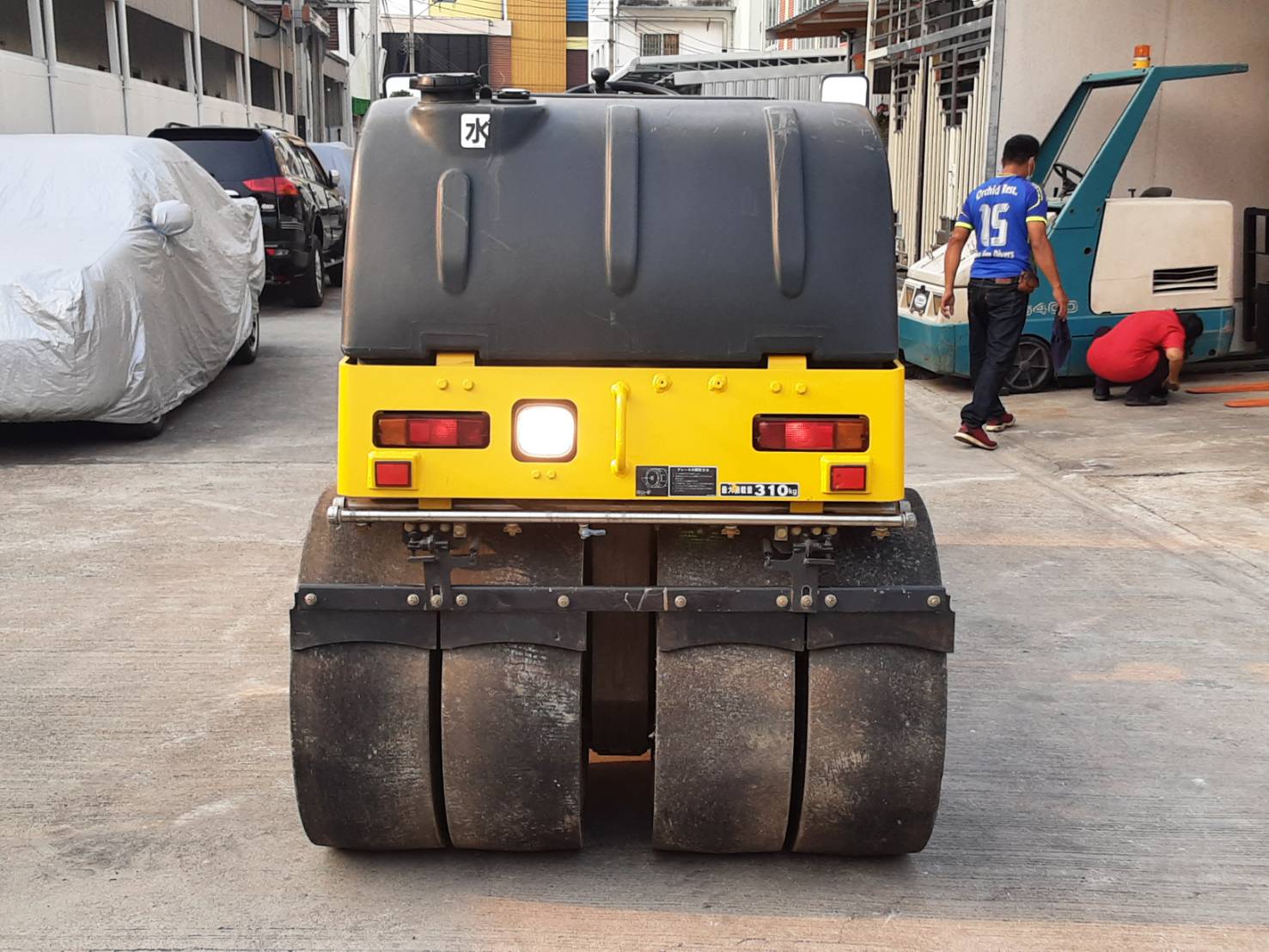 ขายรถบดหน้าเหล็ก - หลังยาง SAKAI รุ่น TW 502