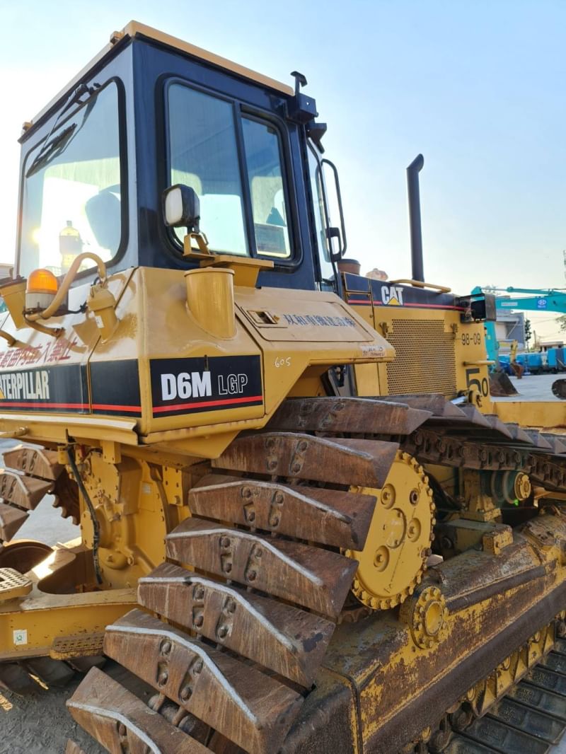 D6M LGP ตรงจากญี่ปุ่น เครื่อง ปั้ม สมบูรณ์ ช่วงล่างเต็มๆ D6M LGP ตรงจากญี่ปุ่น เครื่อง ปั้ม สมบูรณ์ ช่วงล่างเต็มๆ