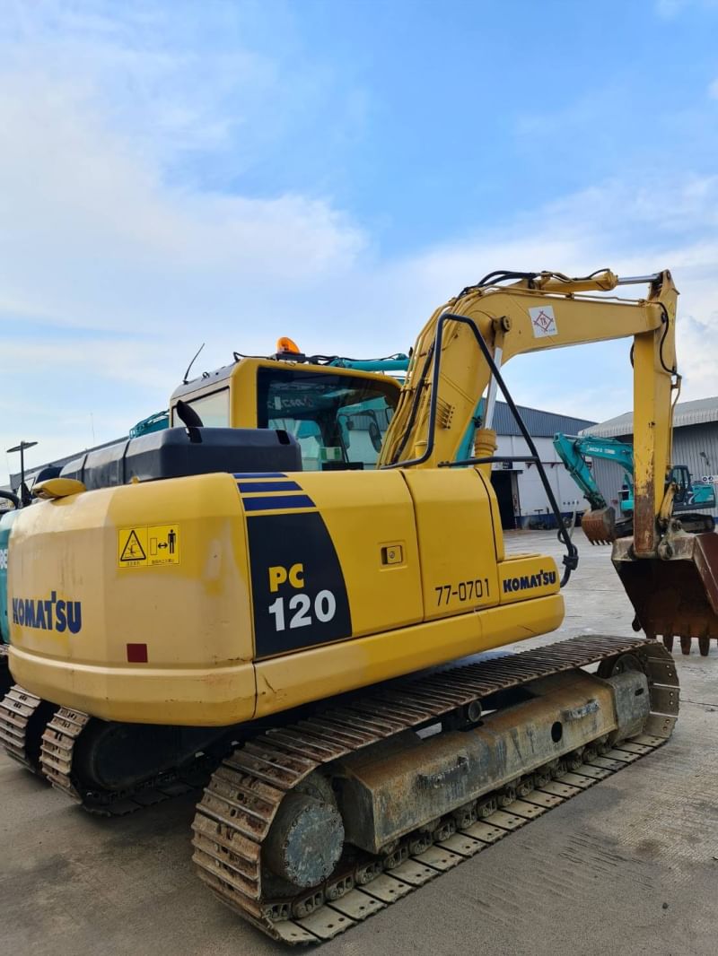 Komatsu PC120-8 จากญี่ปุ่น เพิ่งมาถึงไทย