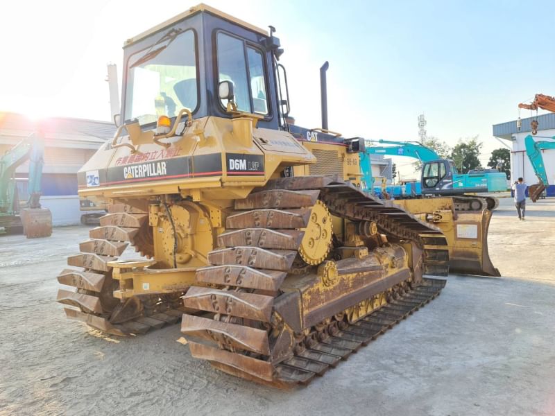 D6M LGP ตรงจากญี่ปุ่น เครื่อง ปั้ม สมบูรณ์ ช่วงล่างเต็มๆ D6M LGP ตรงจากญี่ปุ่น เครื่อง ปั้ม สมบูรณ์ ช่วงล่างเต็มๆ