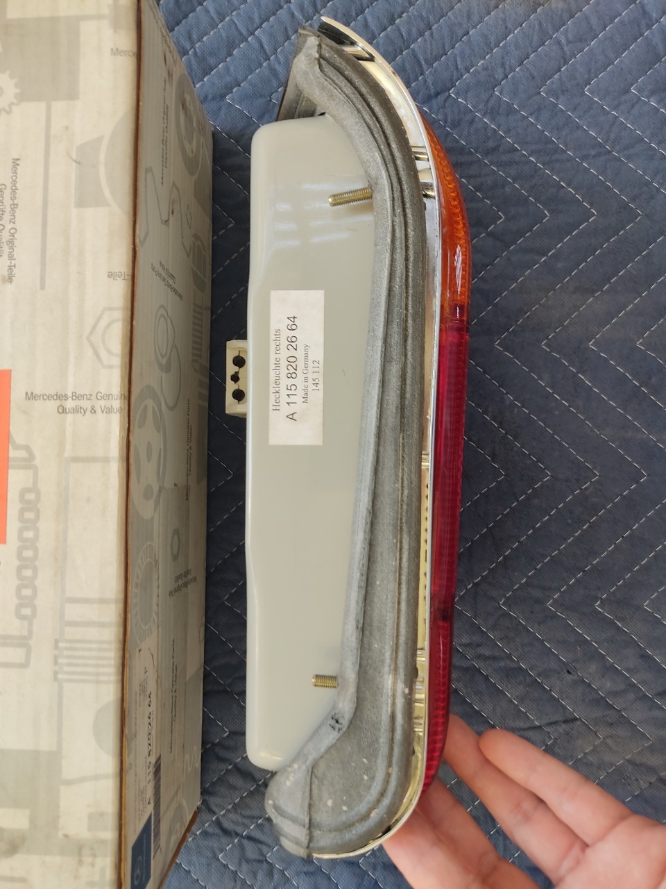 ไฟท้ายข้างขวา Mercedes Benz w114 ไฟท้ายข้างขวา Mercedes Benz w114