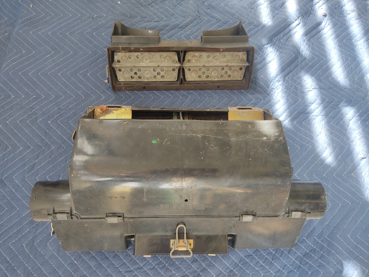 ตู้ฮีทเตอร์ของแท้ Mercedes Benz w114 ตู้ฮีทเตอร์ของแท้ Mercedes Benz w114