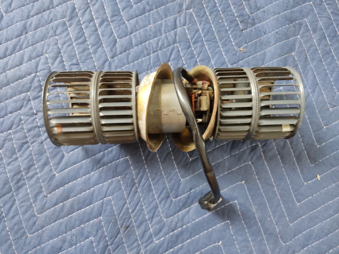 blower มอเตอร์แอร์ของแท้ Mercedes Benz W114 blower มอเตอร์แอร์ของแท้ Mercedes Benz W114