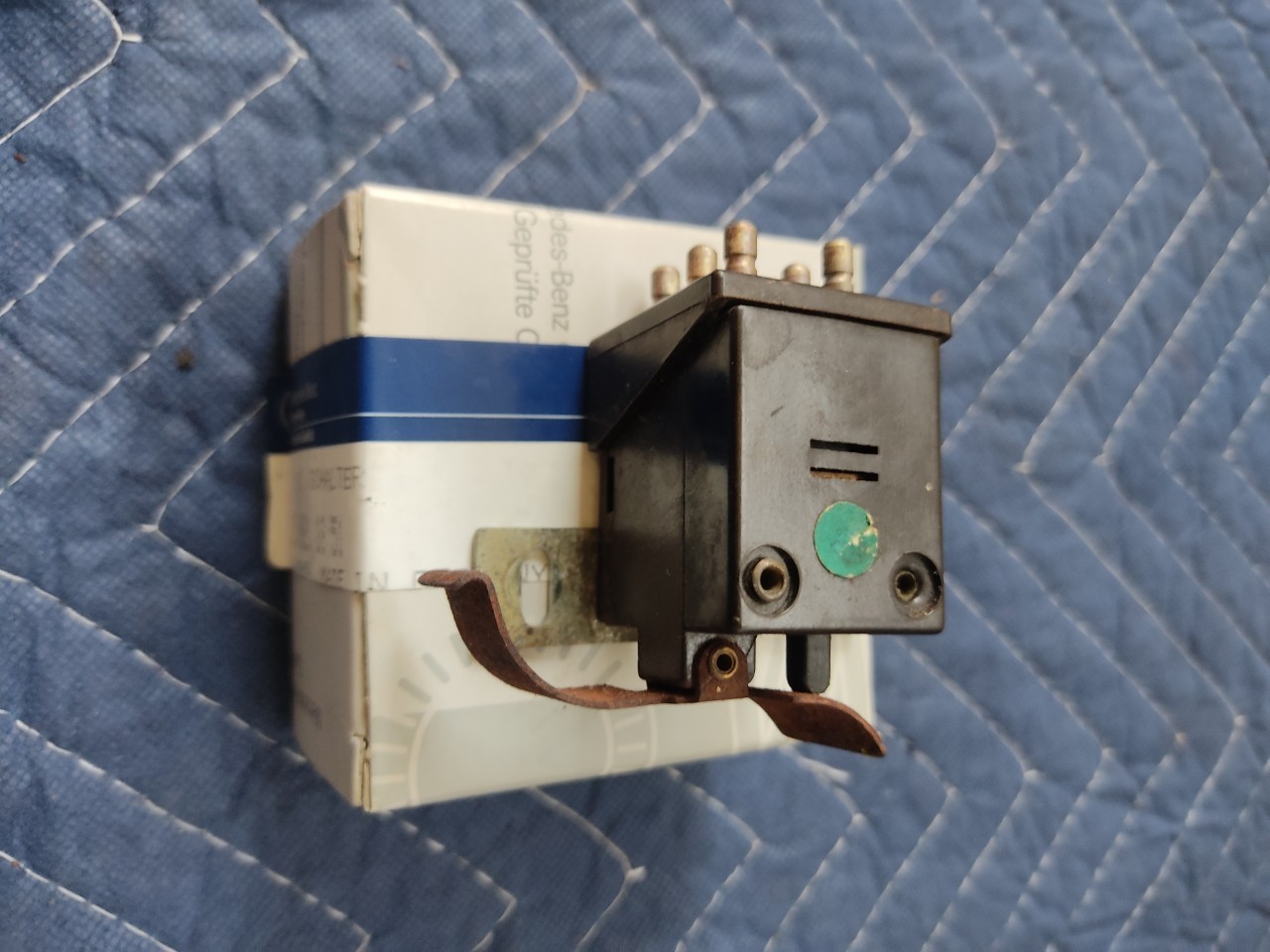 สวิชท์ตัดแอร์-ฮีทเตอร์ (changeover switch) Mercedes Benz w114