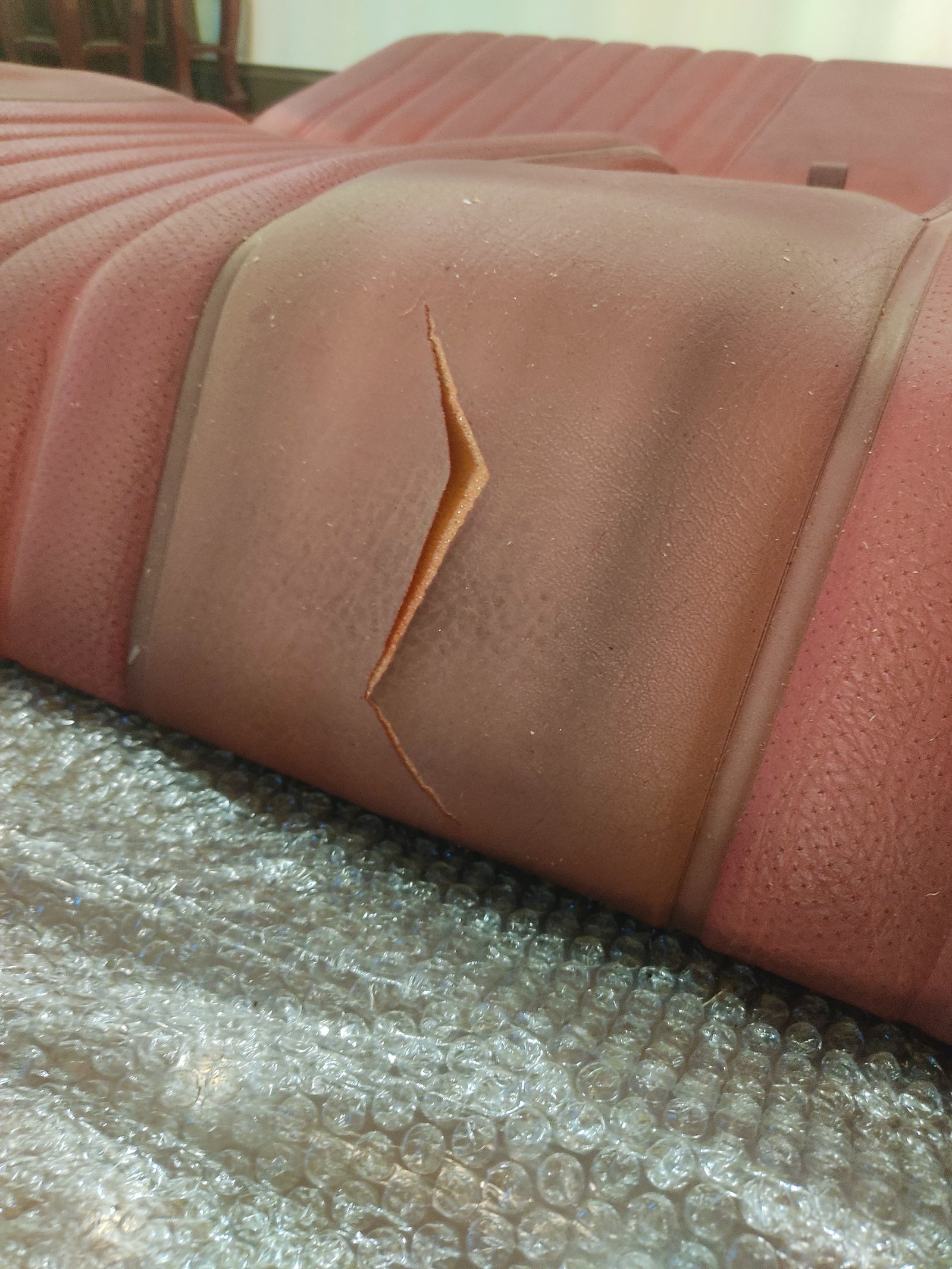 เบาะหลัง /8 (คูเป้) สีแดง หนัง Mb-tex แท้