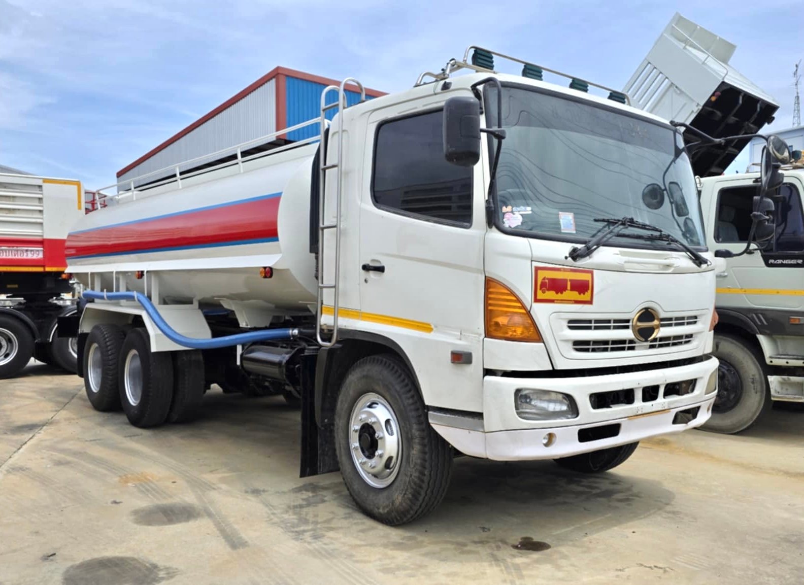 สิบล้อแท๊งค์น้ำ ฮีโน่FM1j 260ปี49 2เพลา ถังใหม่ 15,000 ลิตร