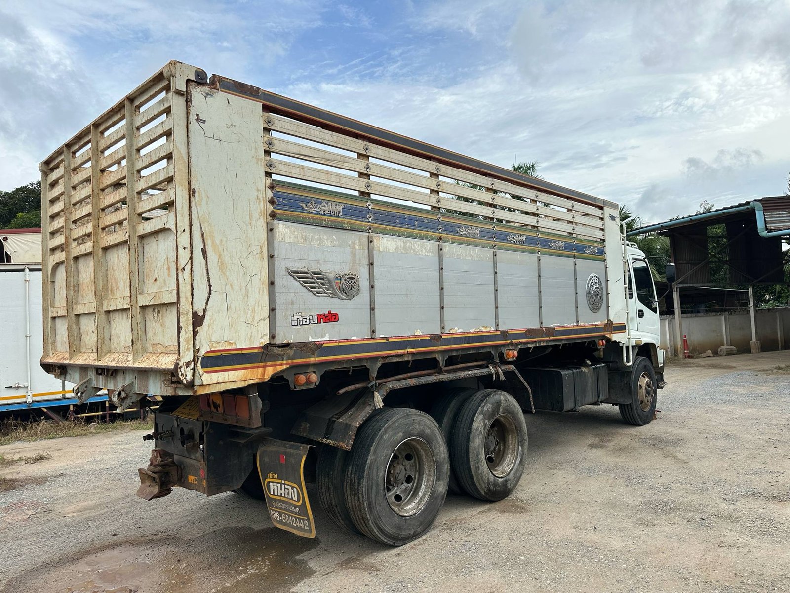 อีซุ 320 Maxload ปี52 กระบอกดั้มสามมิตร ยางพร้อมใช้ อีซุ 320 Maxload ปี52 กระบอกดั้มสามมิตร ยางพร้อมใช้