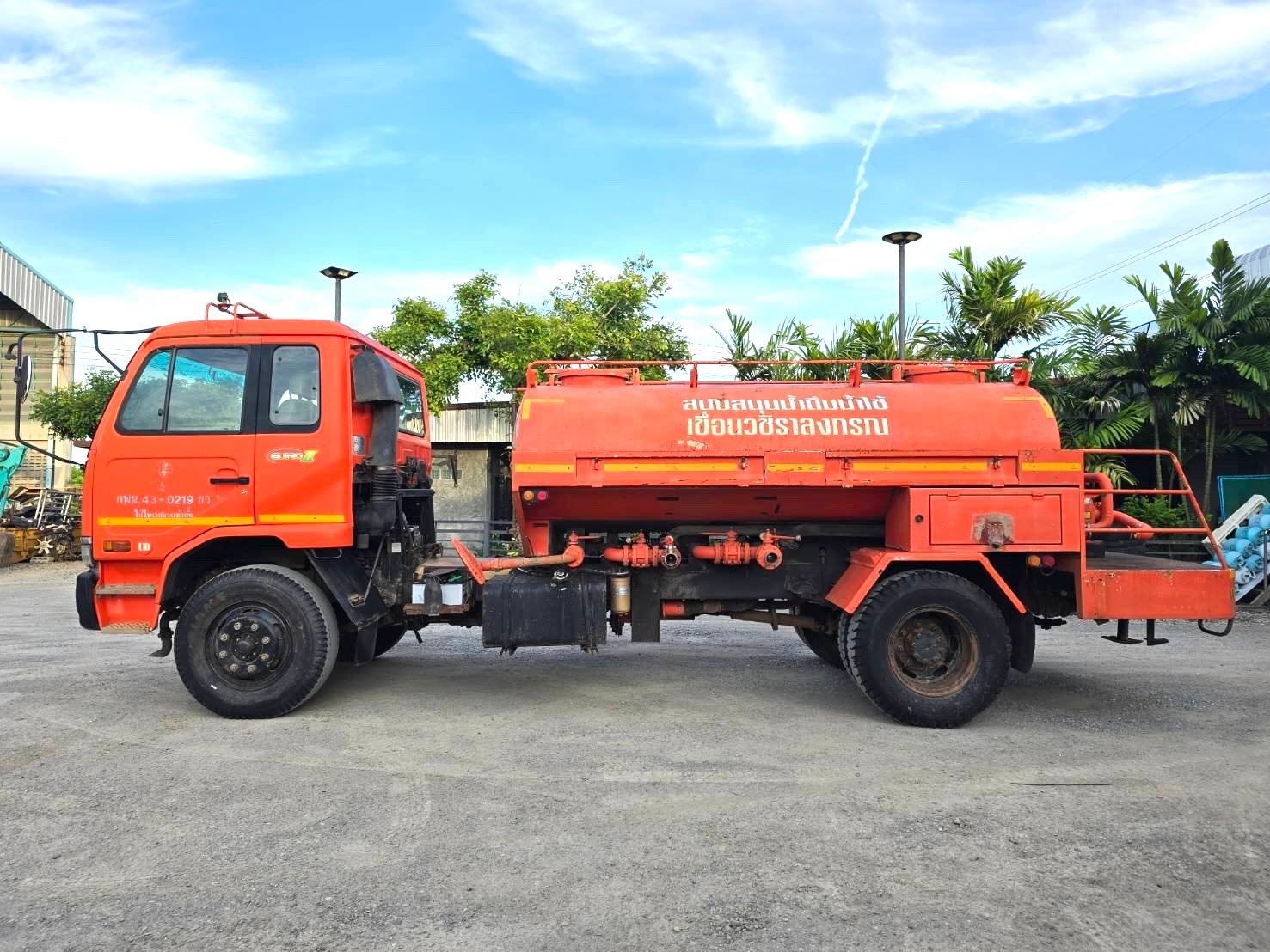 รถบรรทุกน้ำ NISSAN UD PKB21 แทงค์น้ำ 6,000 ลิตร รถสวย ไมล์น้อย แชชซี นางฟ้า สภาพเดิมๆ รถบรรทุกน้ำ NISSAN UD PKB21 แทงค์น้ำ 6,000 ลิตร รถสวย ไมล์น้อย แชชซี นางฟ้า สภาพเดิมๆ